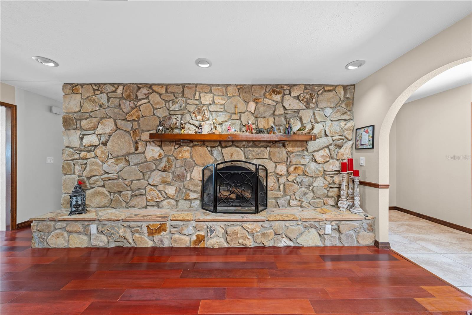 Image 15 of 91 For 6770 Bay Shore Drive