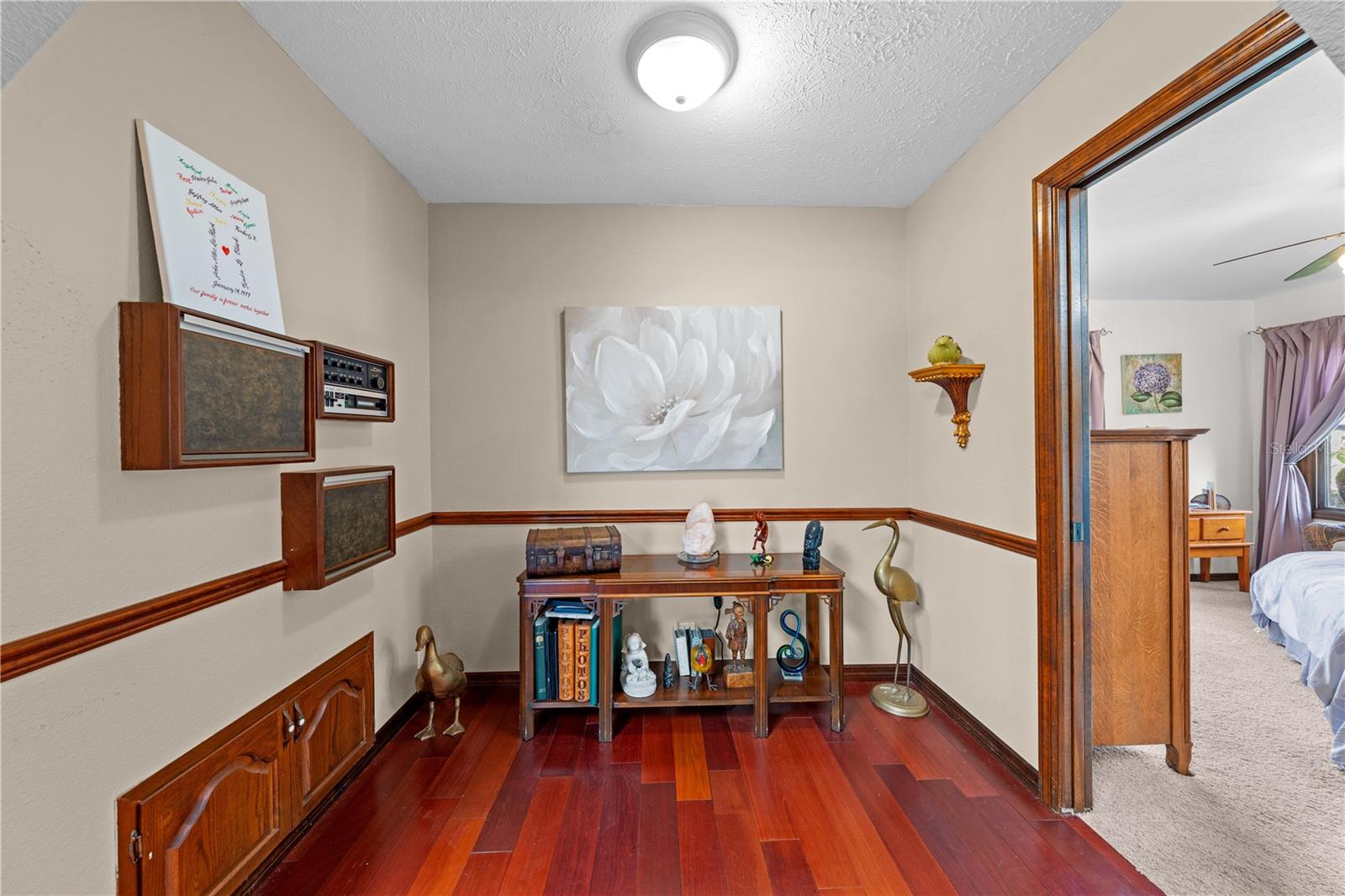 Image 16 of 91 For 6770 Bay Shore Drive
