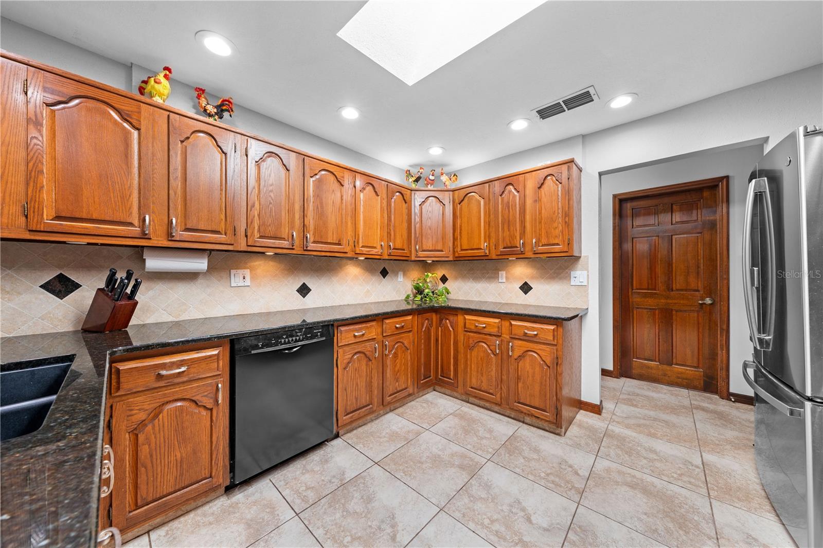 Image 41 of 91 For 6770 Bay Shore Drive