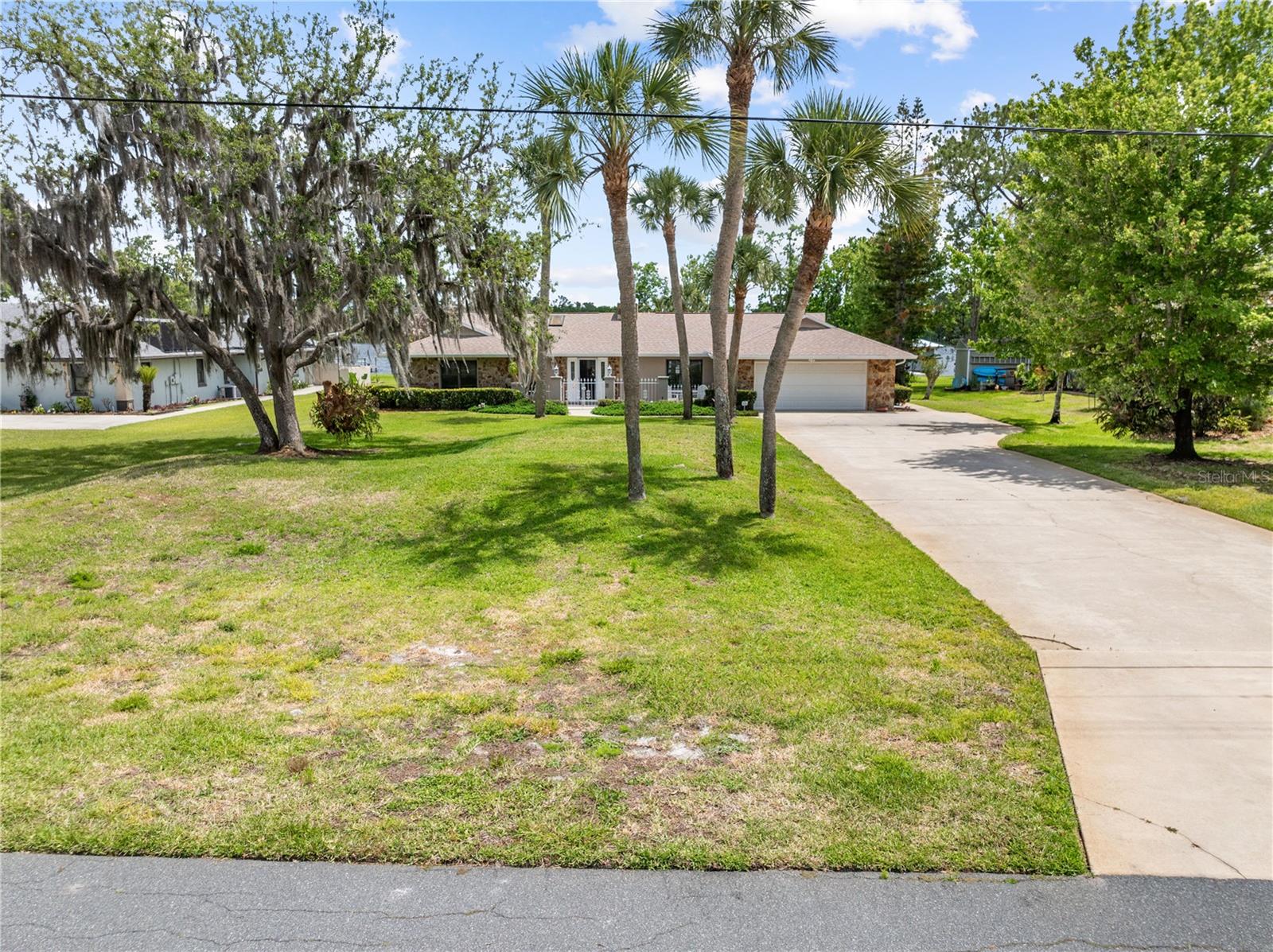 Image 6 of 91 For 6770 Bay Shore Drive