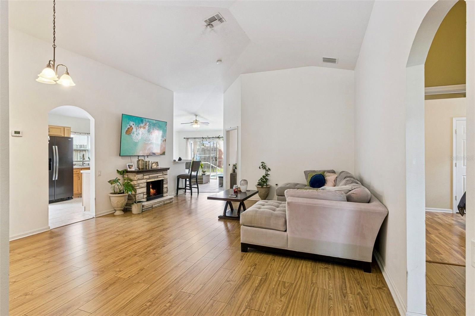 Image 4 of 31 For 3195 Whooping Crane Run