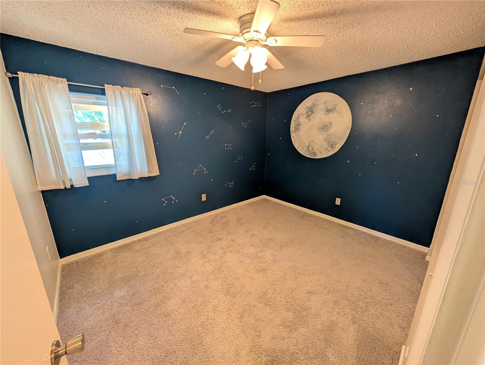 Image 12 of 14 For 719 Regent Circle S