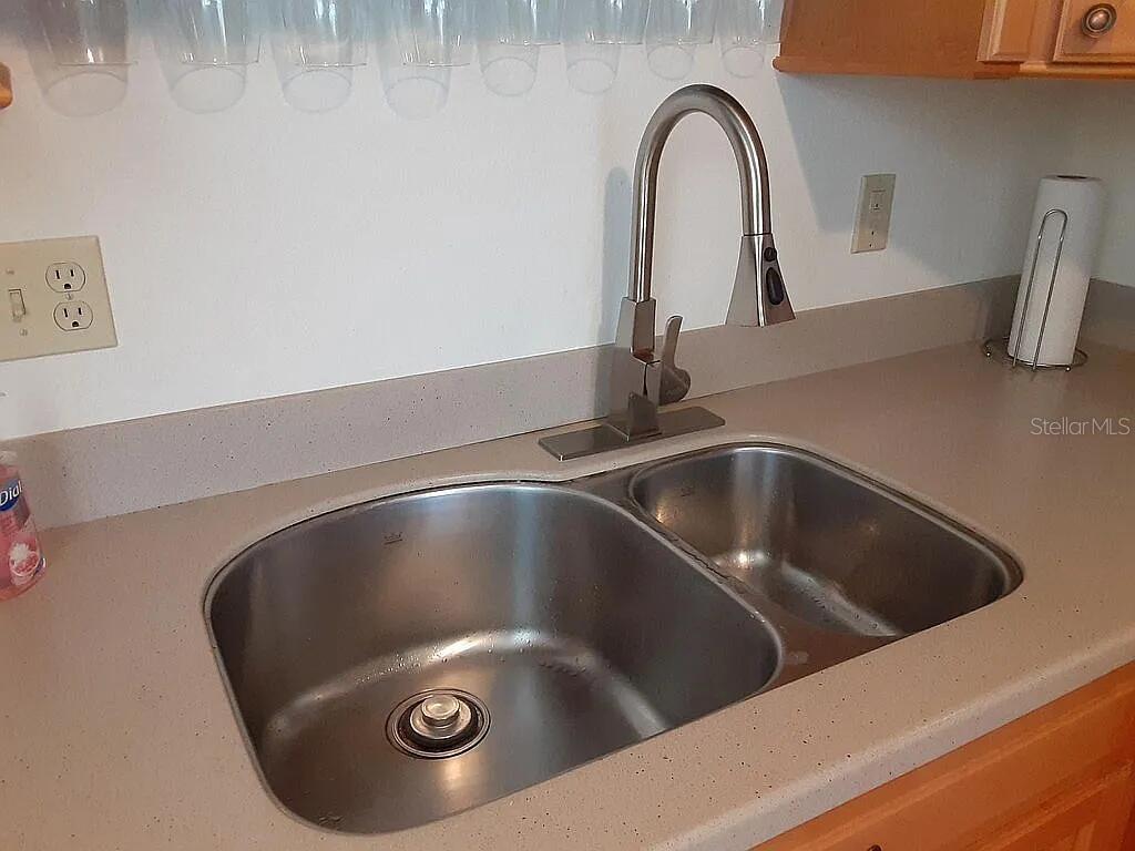 Image 6 of 18 For 94 Spring Lake Drive 203