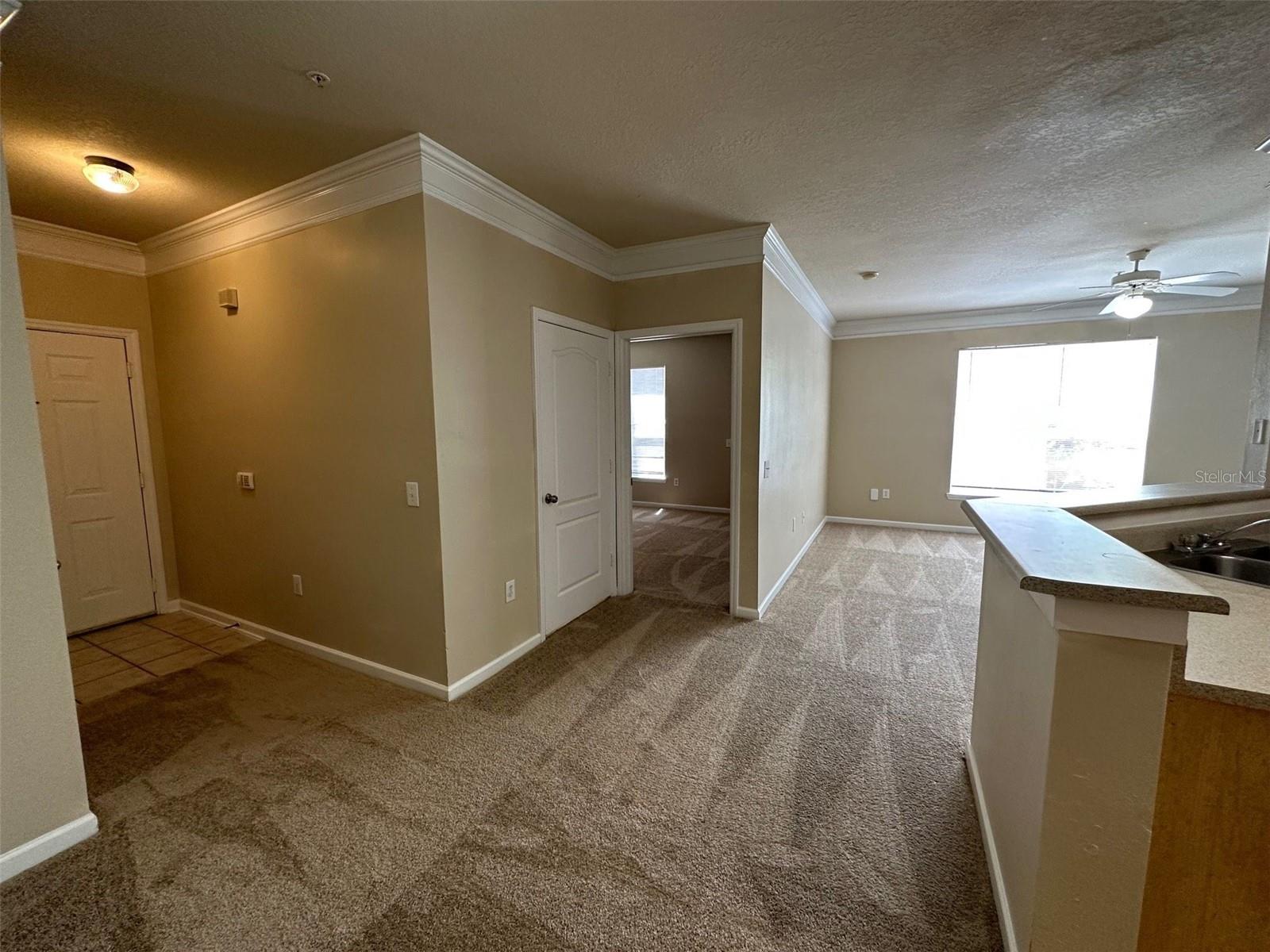 Image 4 of 36 For 8836 Villa View Circle 201