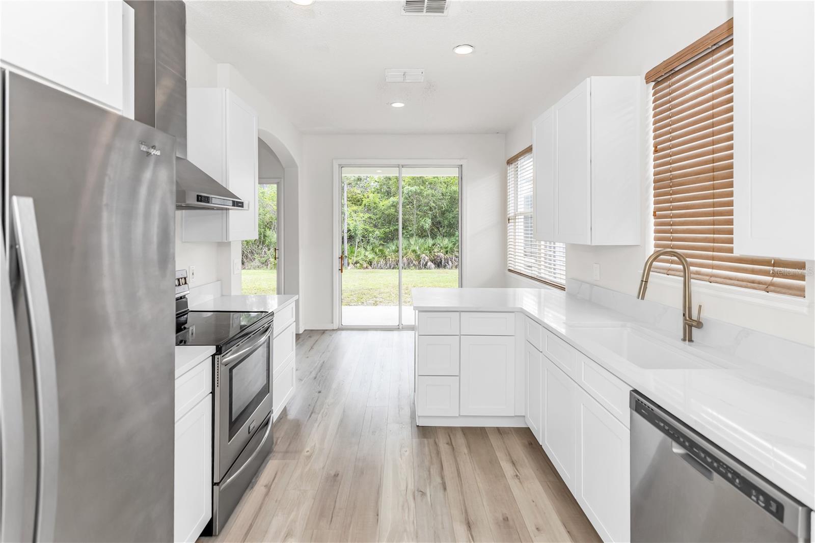 Image 7 of 27 For 1016 Lake Biscayne Way