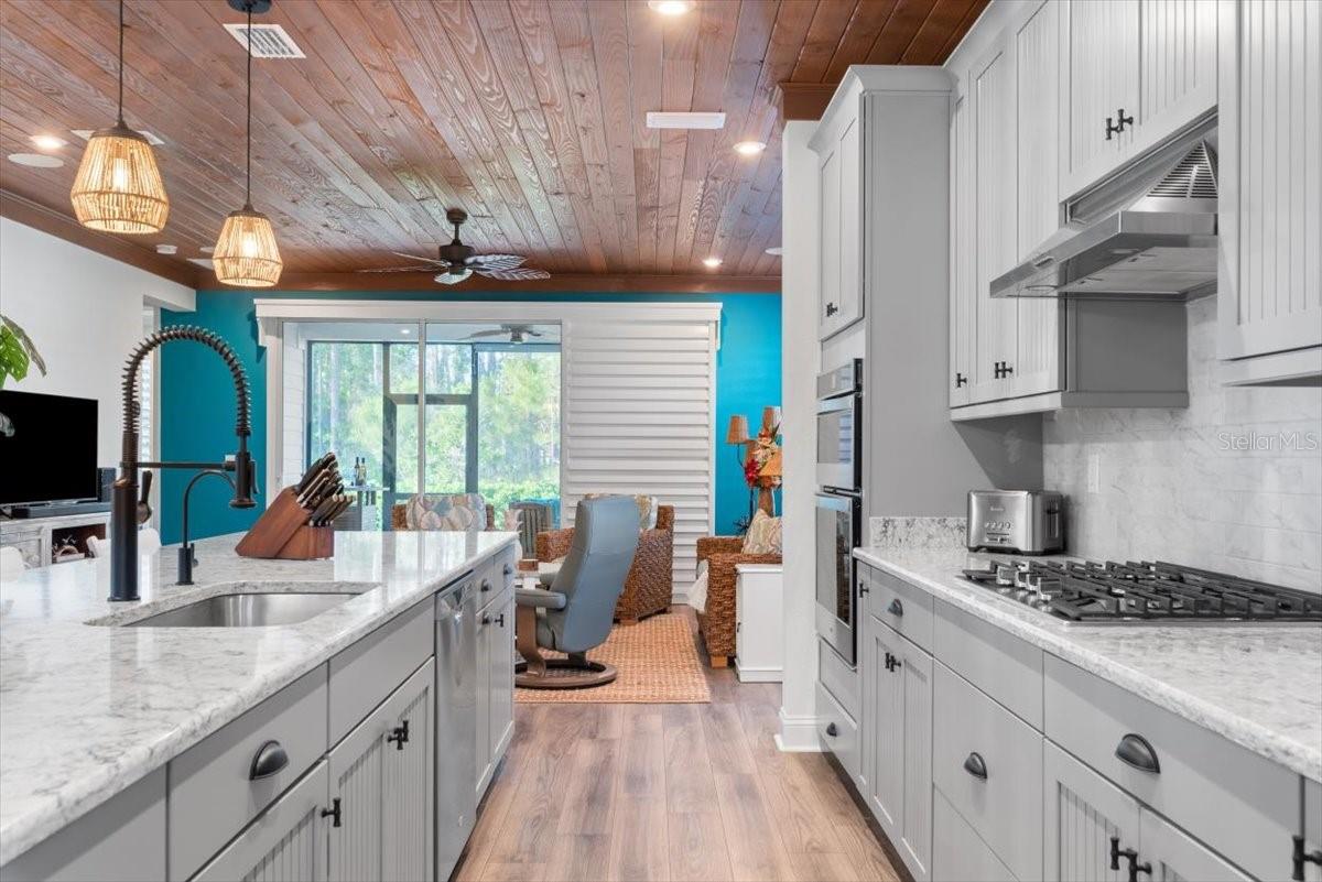 Image 11 of 55 For 98 Hoptree Place