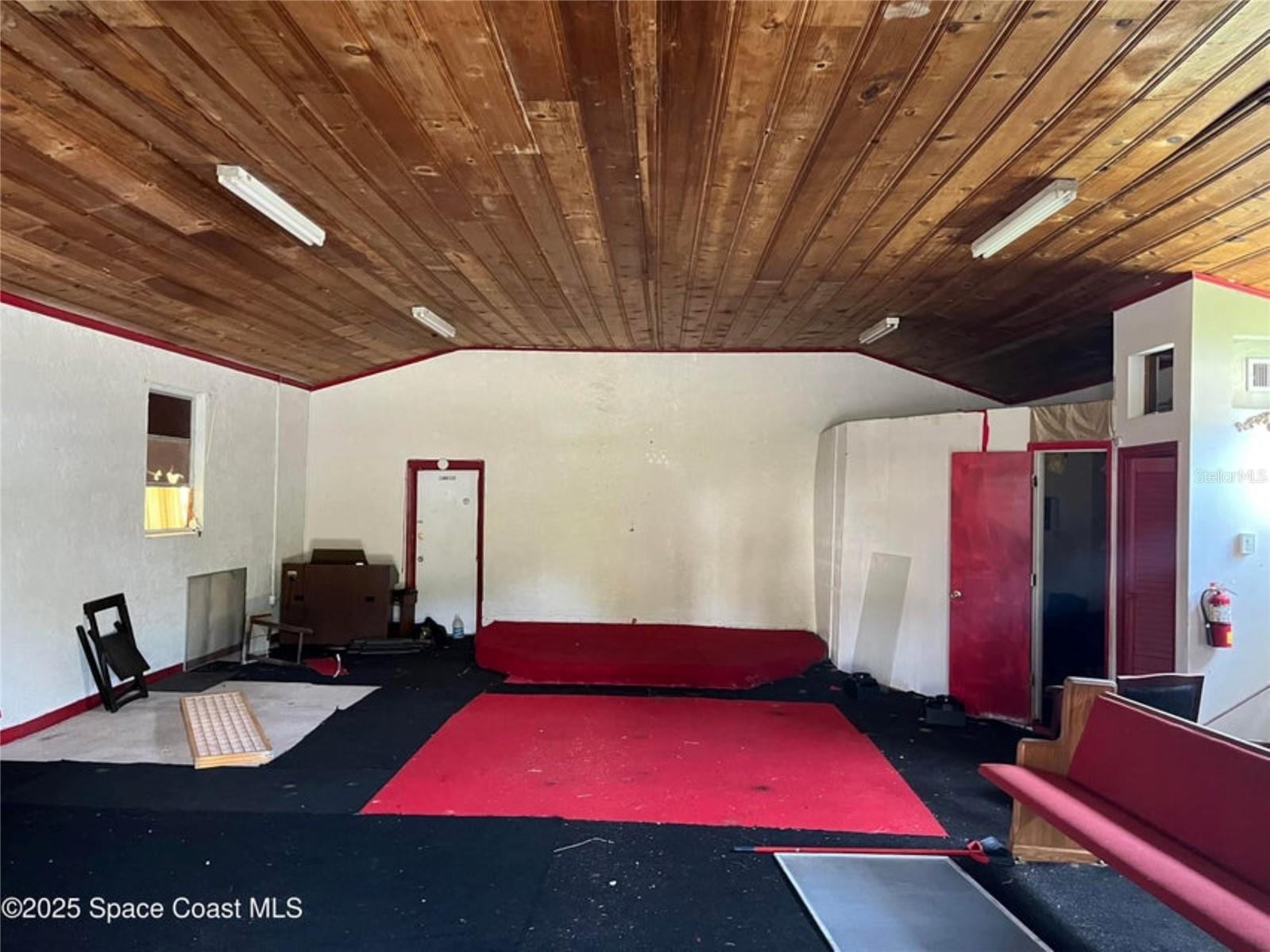 Image 8 of 9 For 929 Deleon Avenue