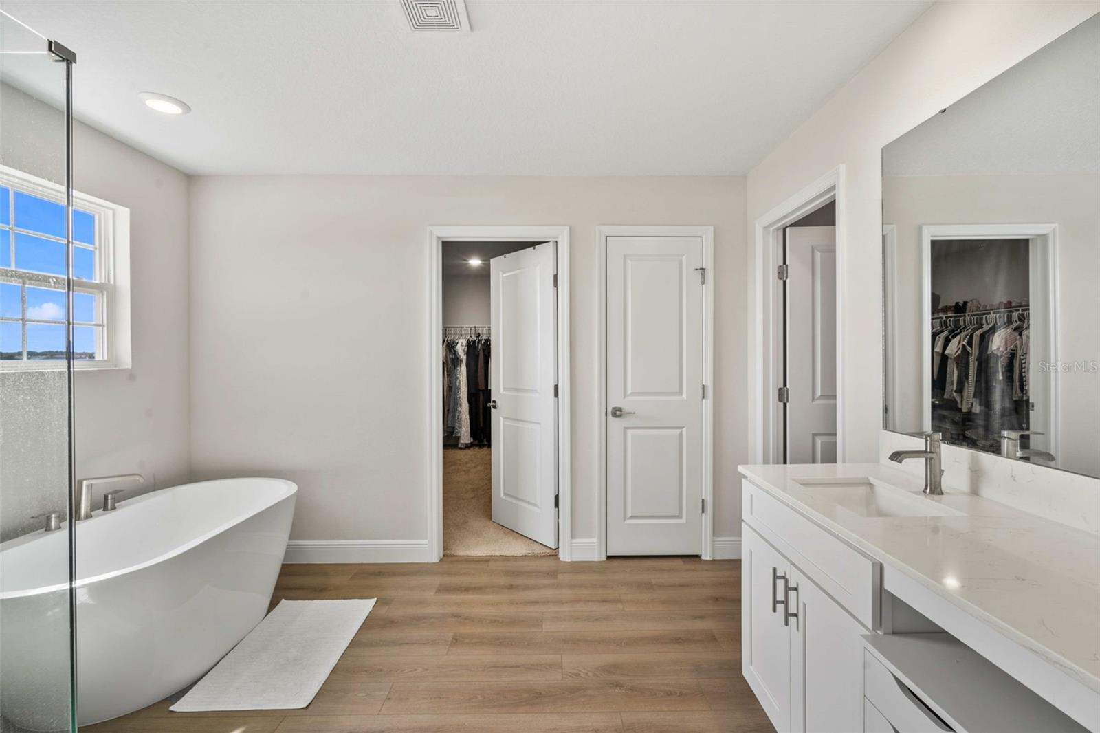 Image 32 of 47 For 10308 Fieldstone Myrtle Way