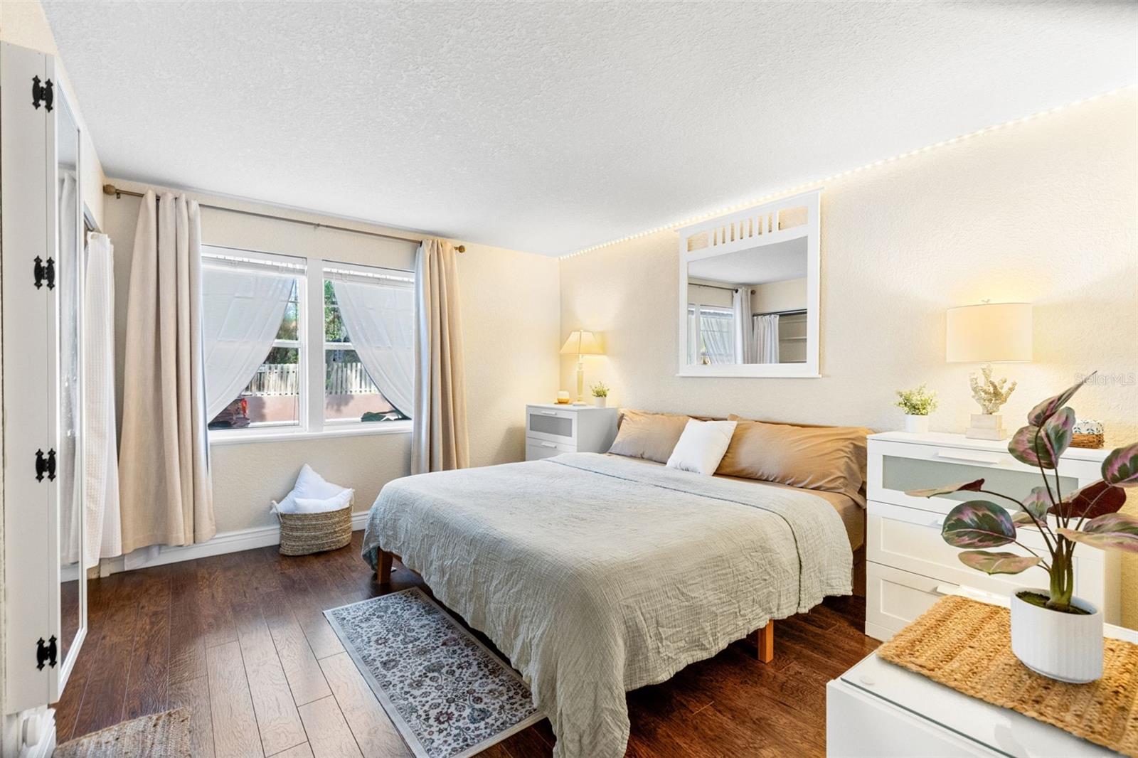 Image 11 of 23 For 754 Michigan Street 167