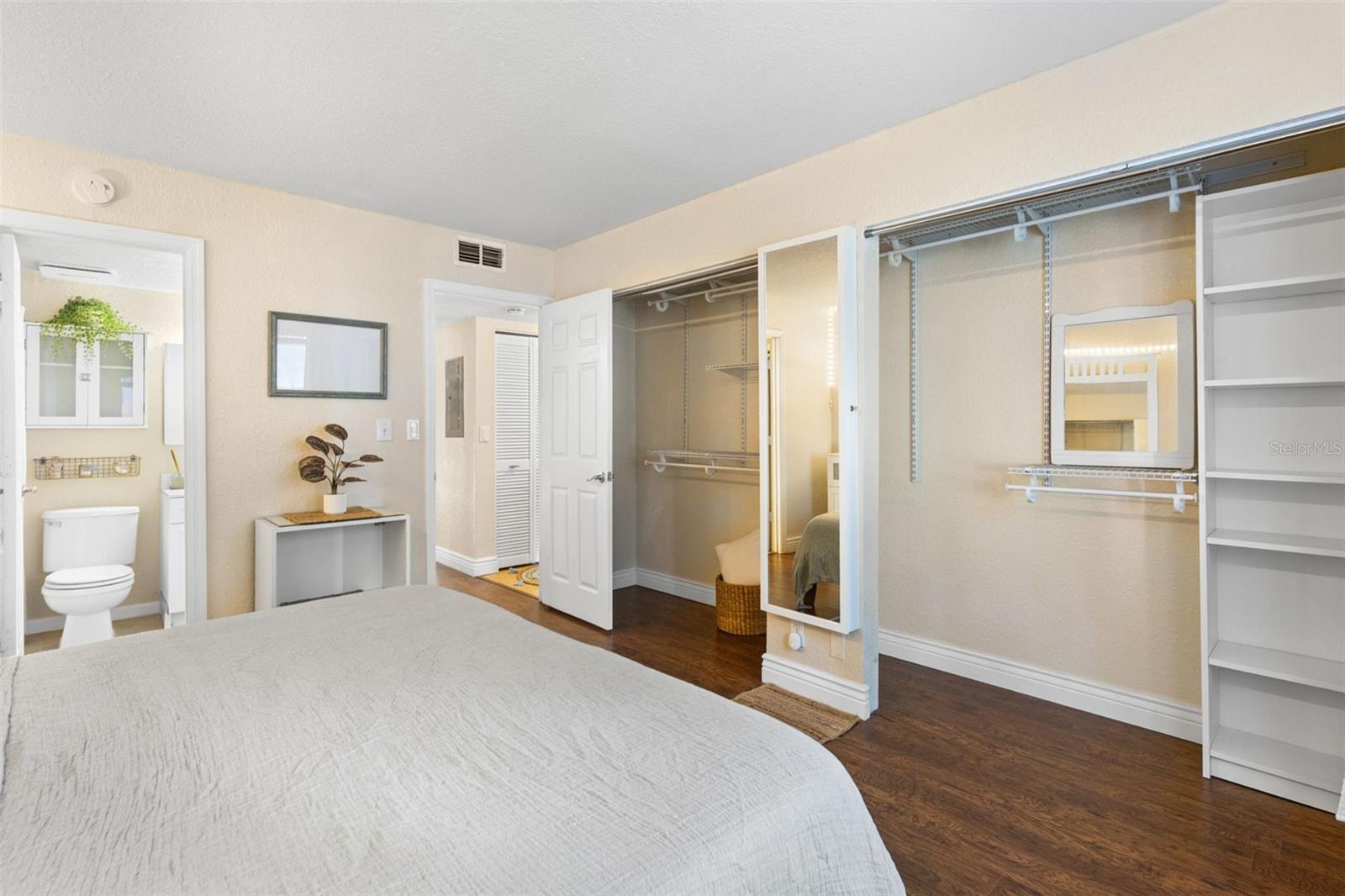 Image 12 of 23 For 754 Michigan Street 167