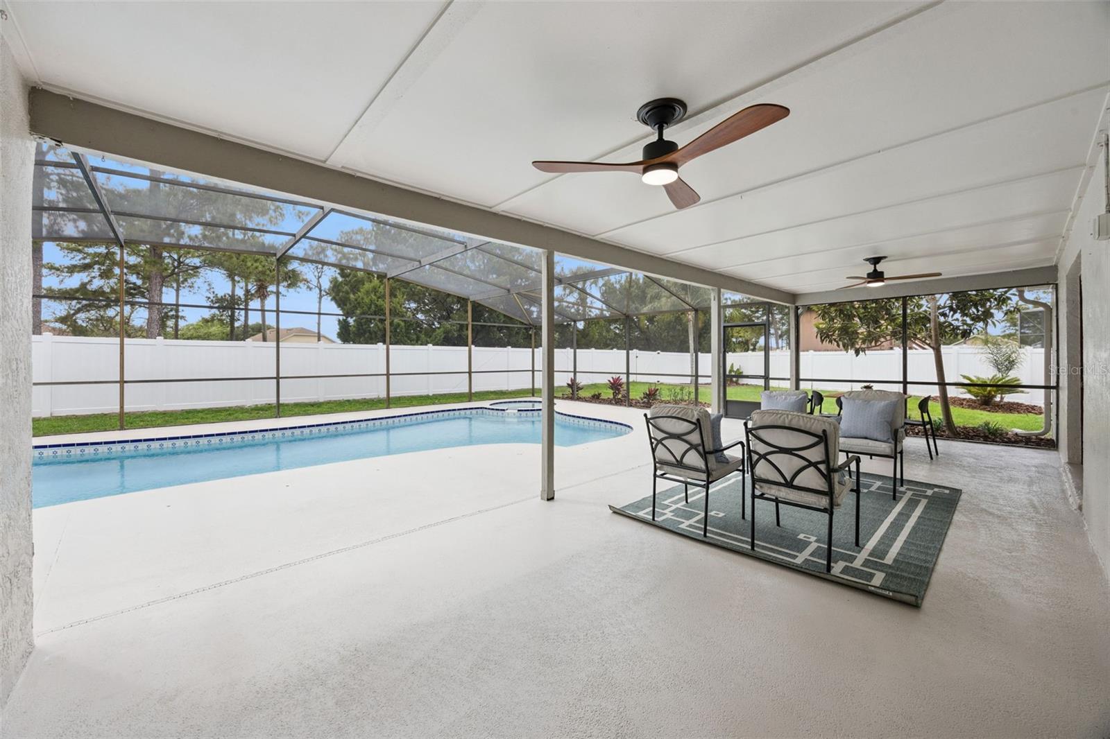 Image 18 of 29 For 12942 Forestedge Circle