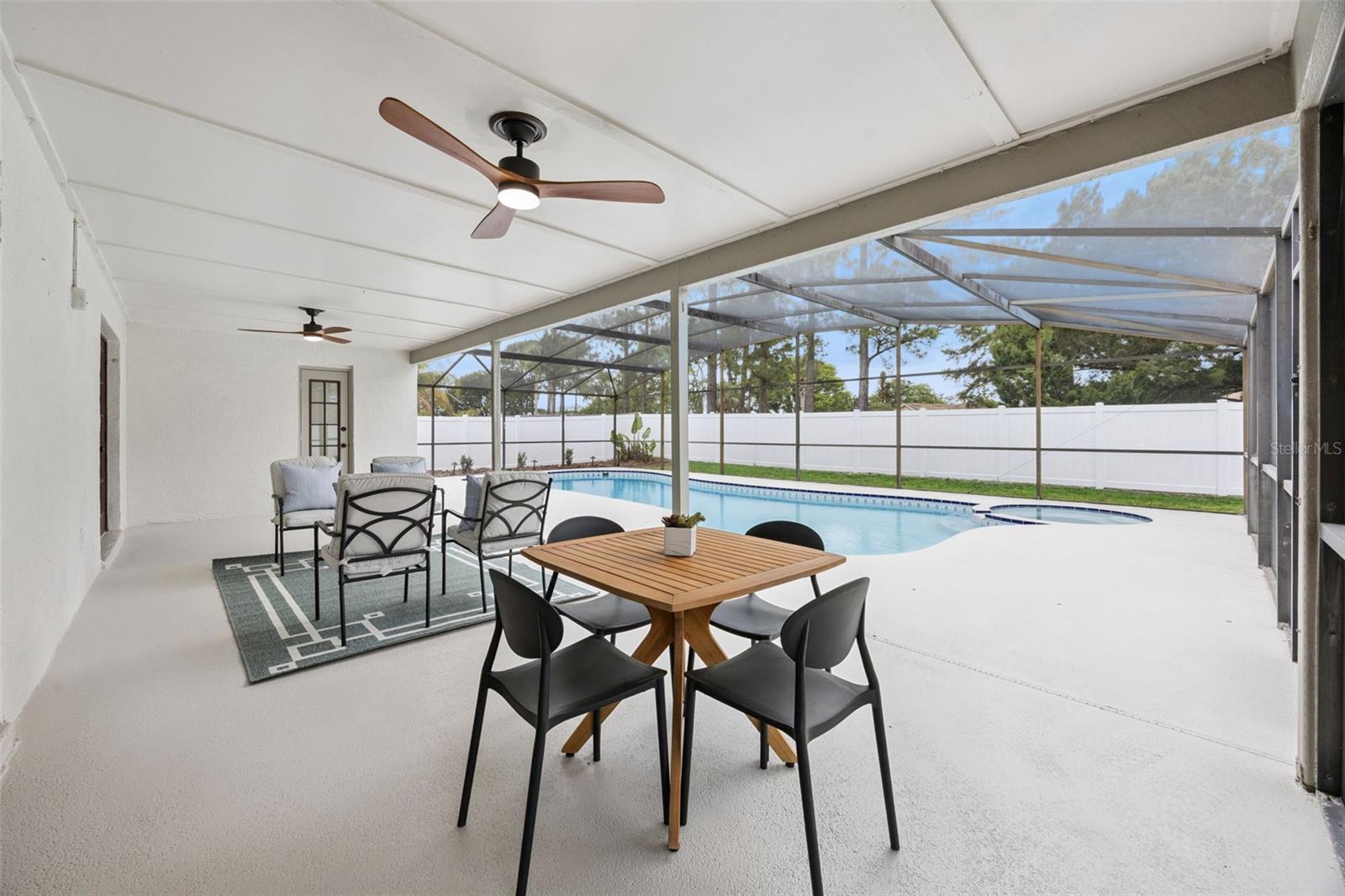 Image 19 of 29 For 12942 Forestedge Circle