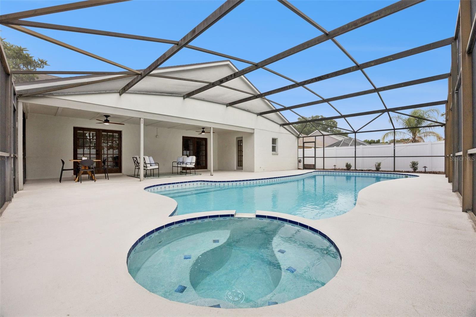 Image 21 of 29 For 12942 Forestedge Circle