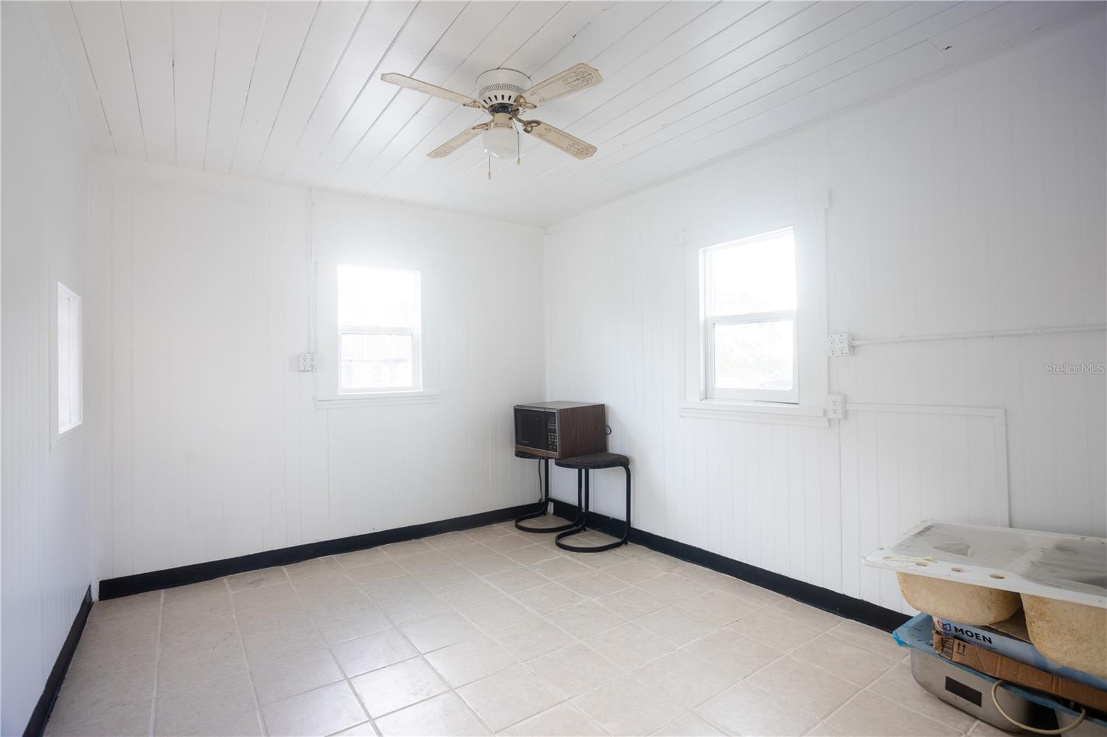 Image 12 of 39 For 115 10th Street