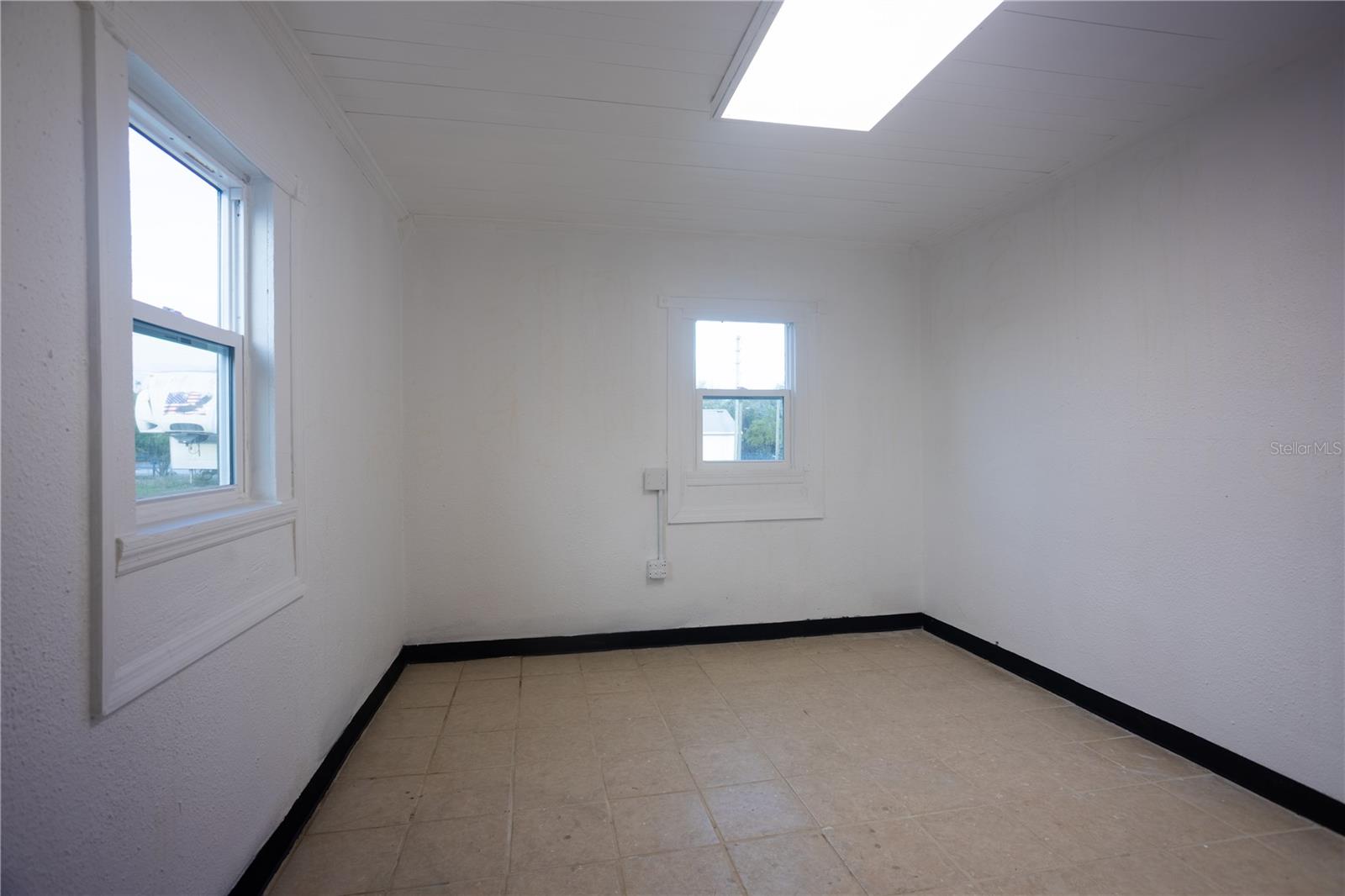 Image 22 of 39 For 115 10th Street