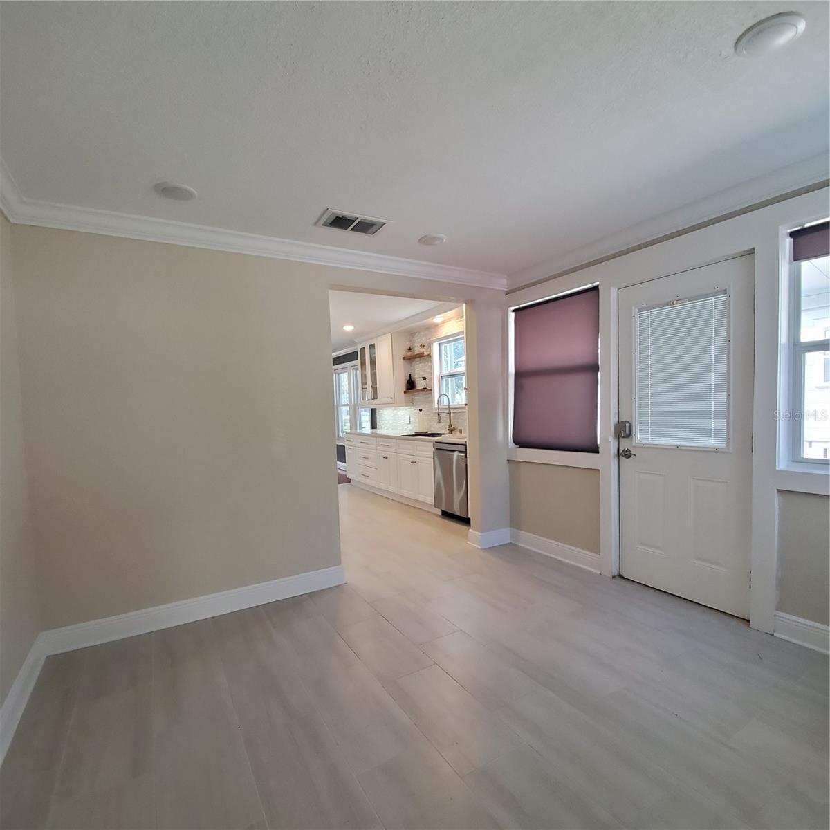 Image 13 of 53 For 421 Kaley Street