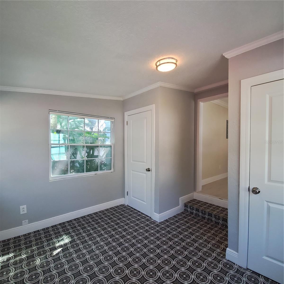 Image 14 of 53 For 421 Kaley Street