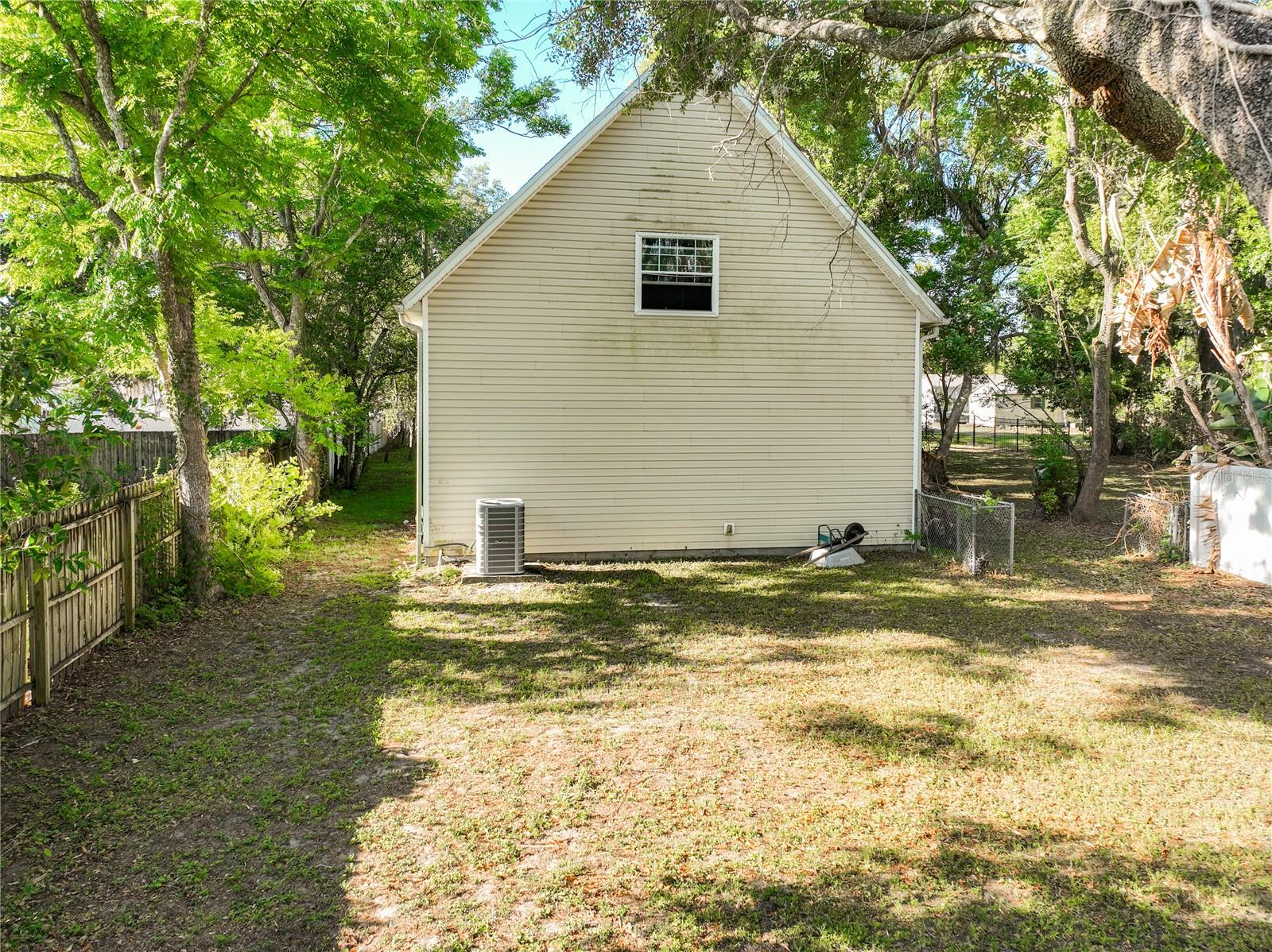 Image 44 of 53 For 421 Kaley Street