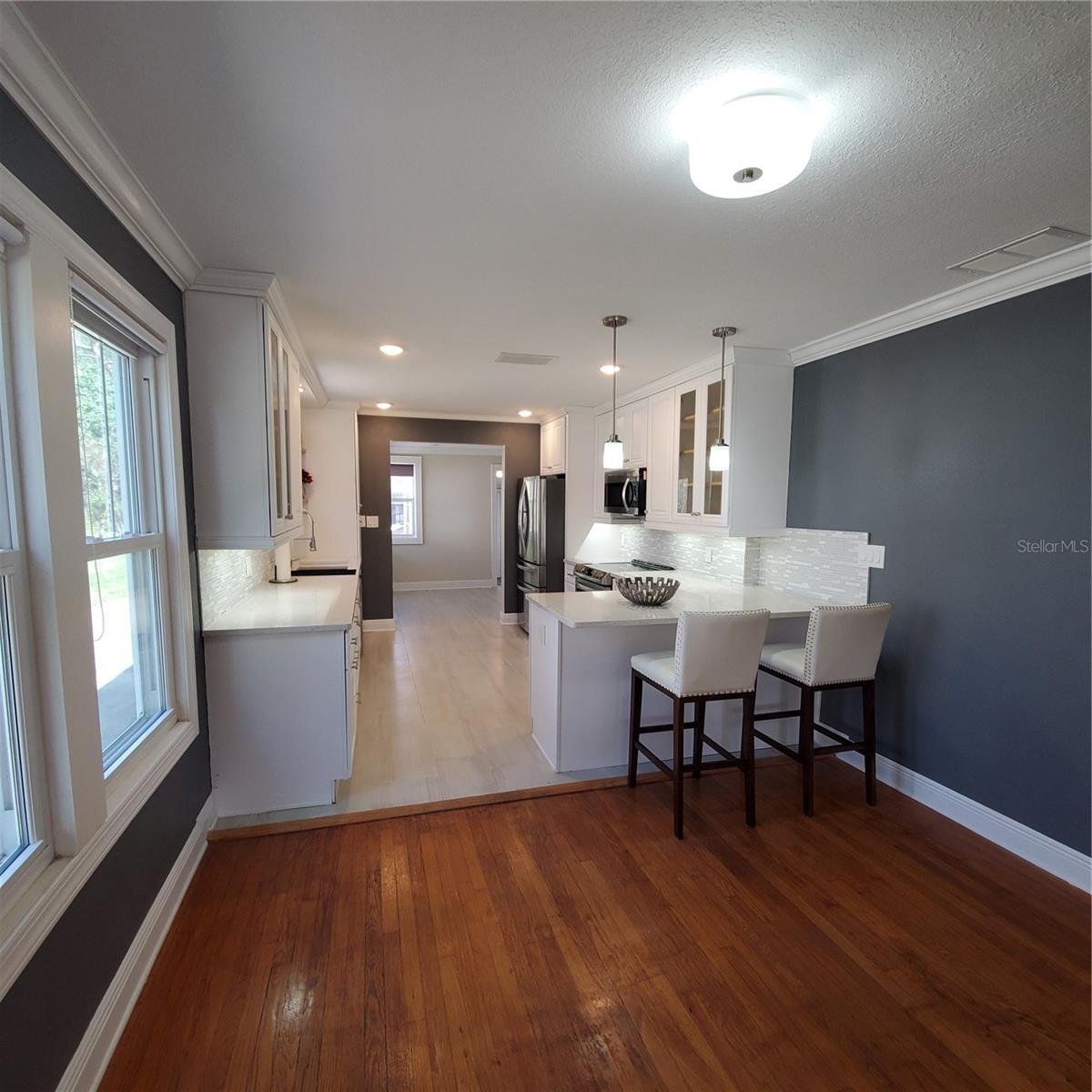 Image 6 of 53 For 421 Kaley Street