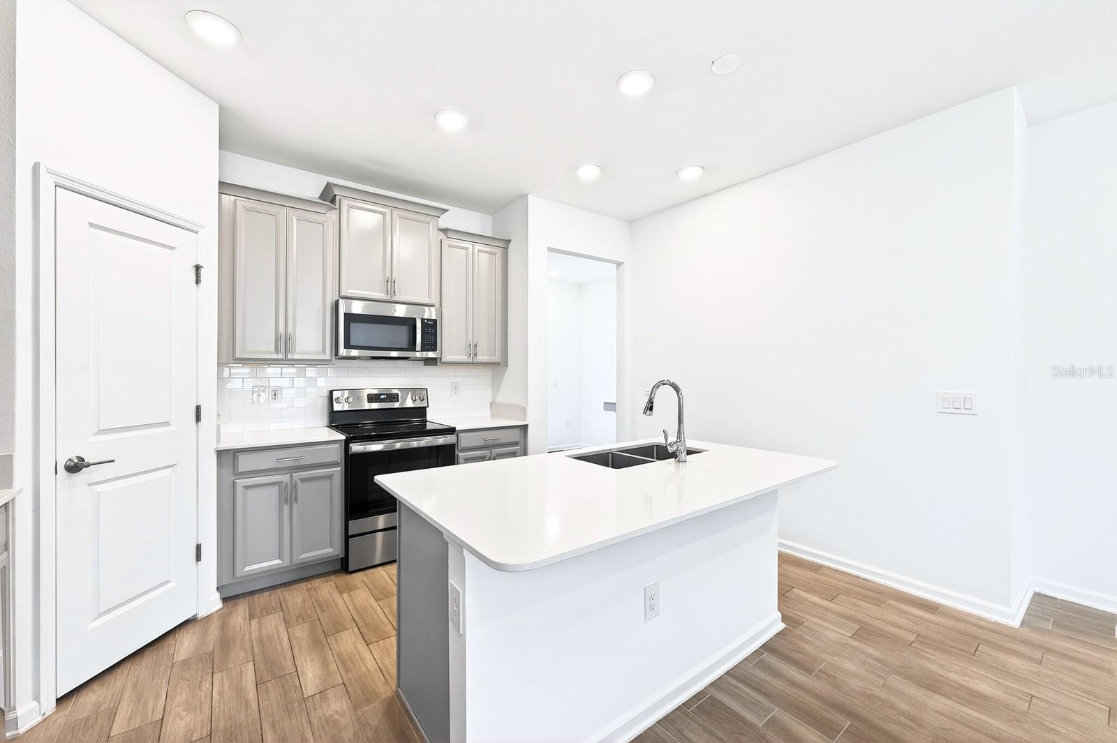 Image 10 of 41 For 1720 Fulfillment Drive