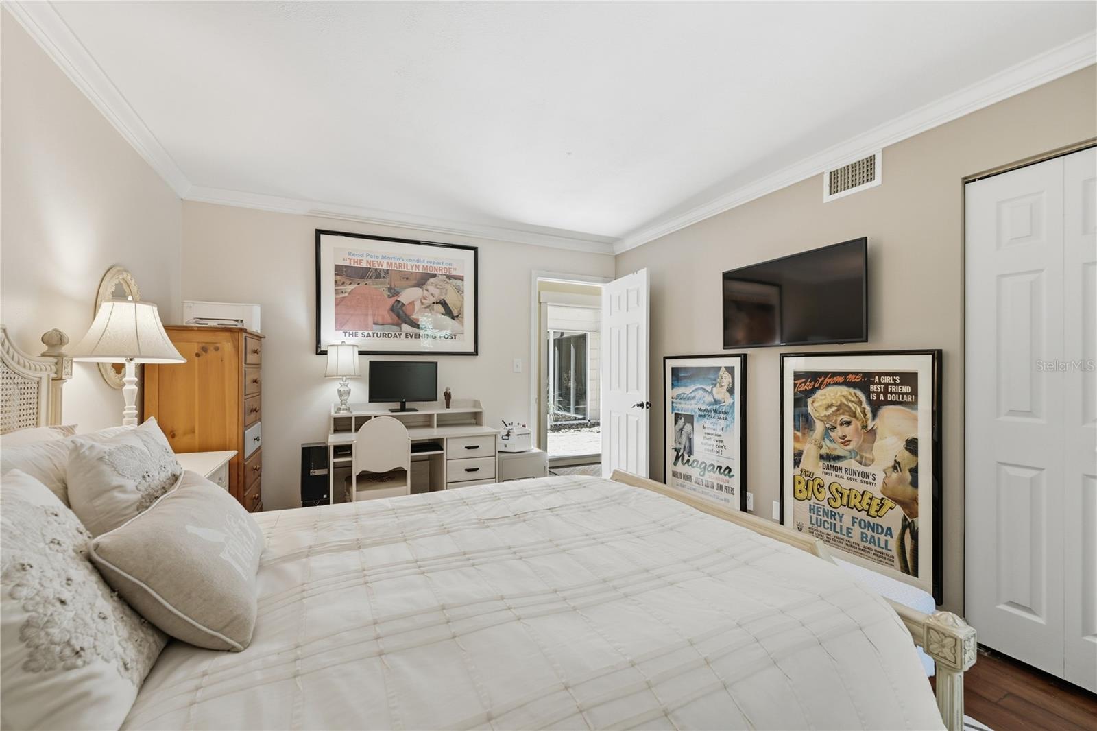 Listing photo id 9 for 105 Sweet Bay Lane