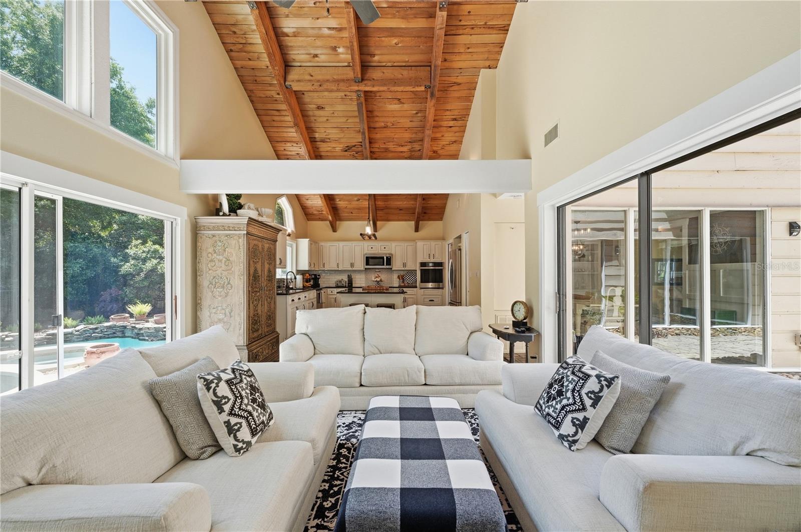 Listing photo id 15 for 105 Sweet Bay Lane
