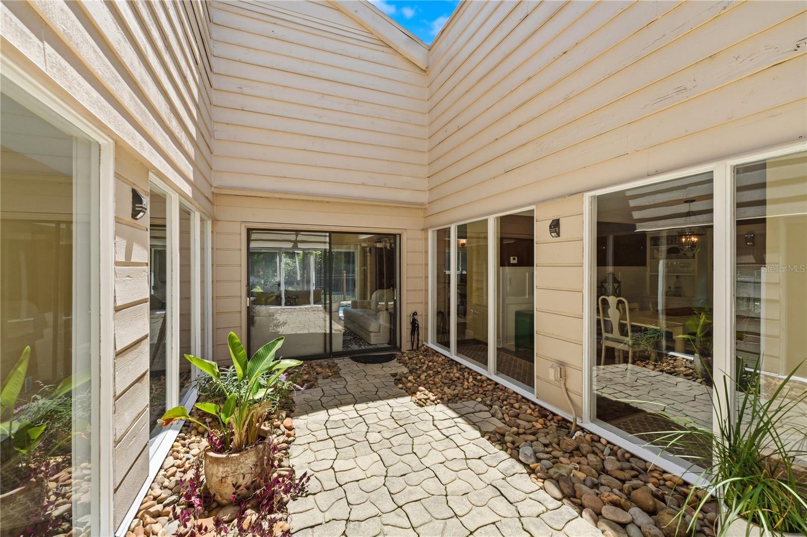Listing photo id 20 for 105 Sweet Bay Lane