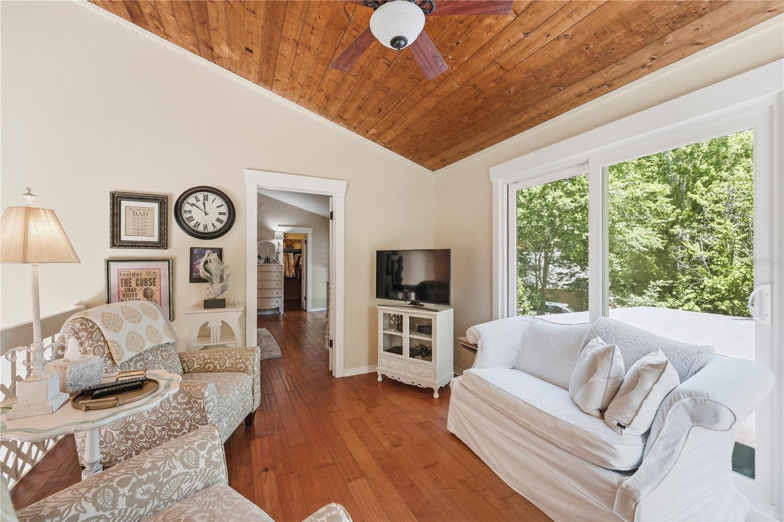 Listing photo id 27 for 105 Sweet Bay Lane