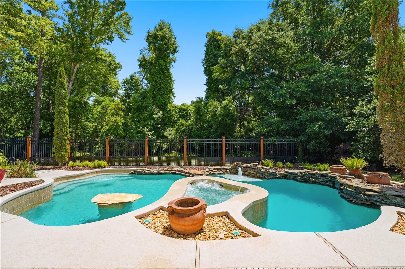 Listing photo id 36 for 105 Sweet Bay Lane
