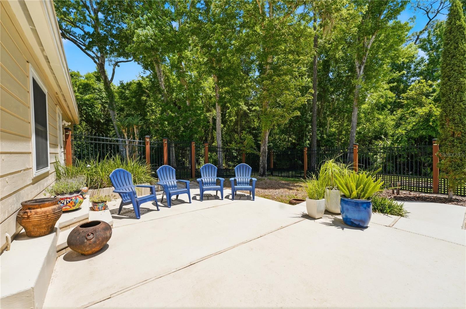 Listing photo id 37 for 105 Sweet Bay Lane