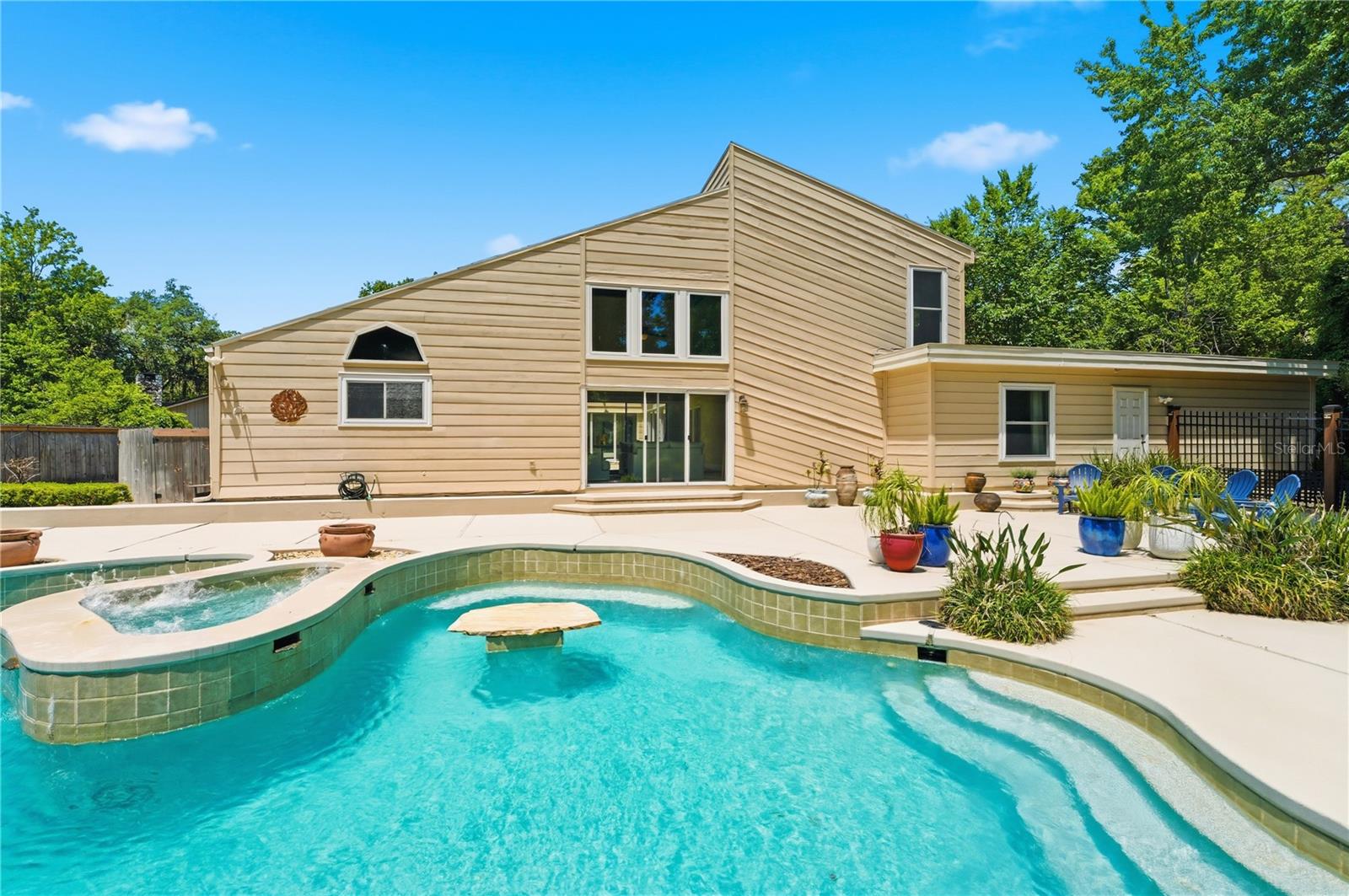 Listing photo id 38 for 105 Sweet Bay Lane