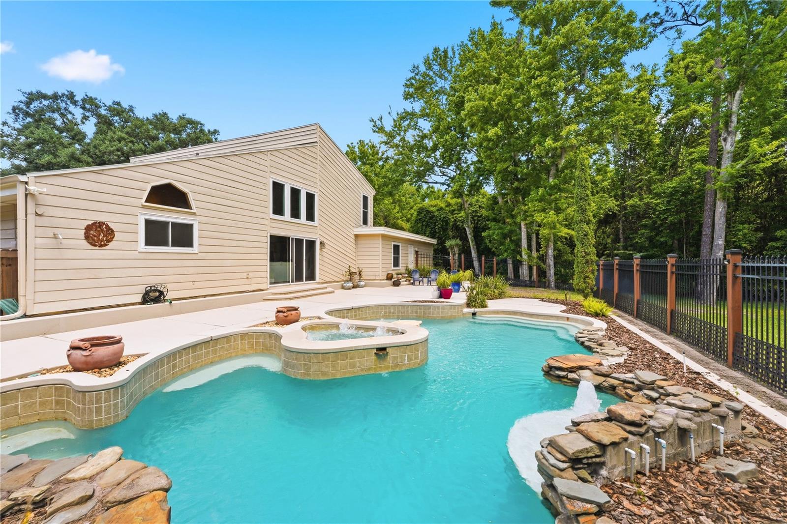 Listing photo id 39 for 105 Sweet Bay Lane