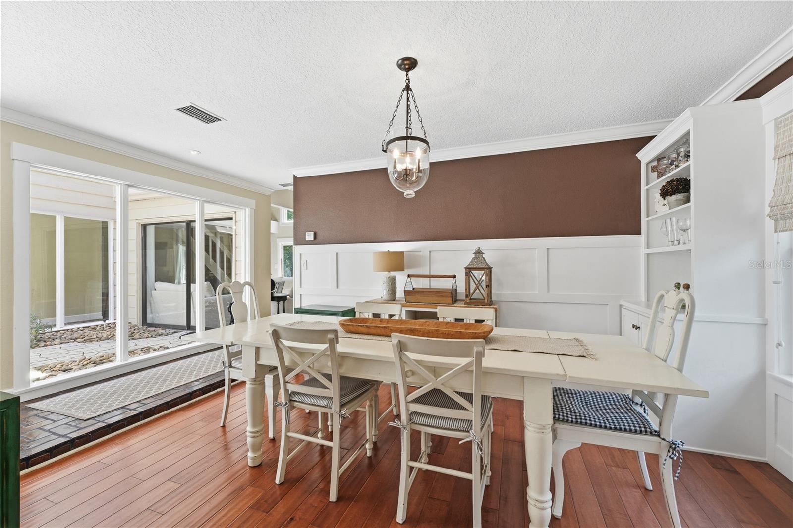 Listing photo id 6 for 105 Sweet Bay Lane