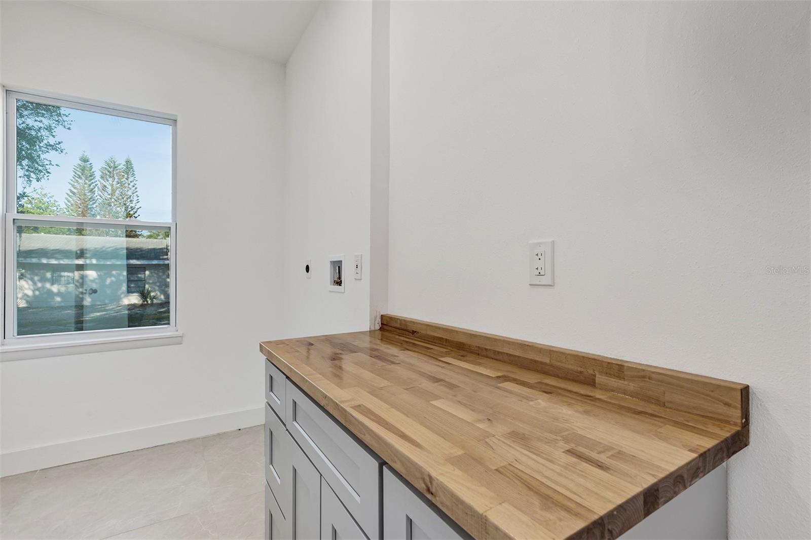 Image 23 of 37 For 1400 Conrad Drive