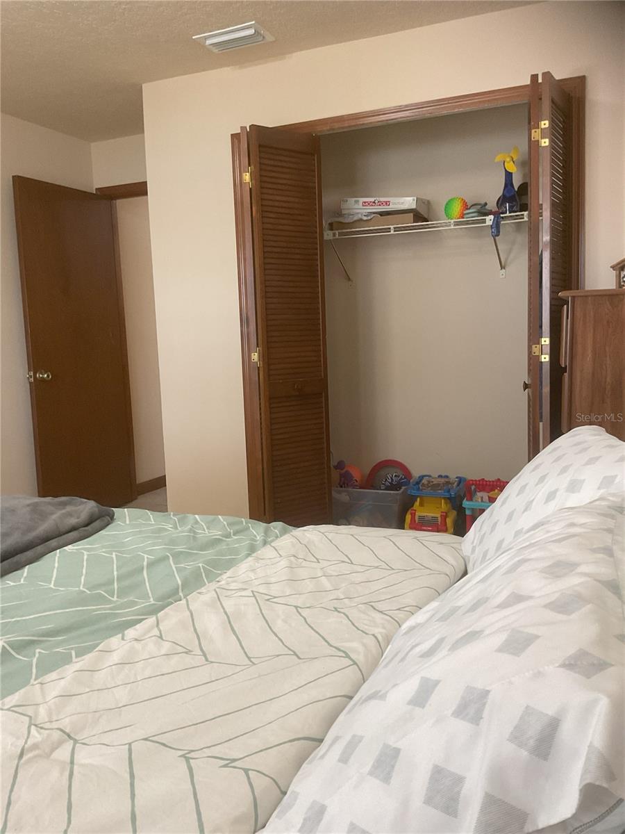 Image 18 of 53 For 17005 Arrowhead Boulevard