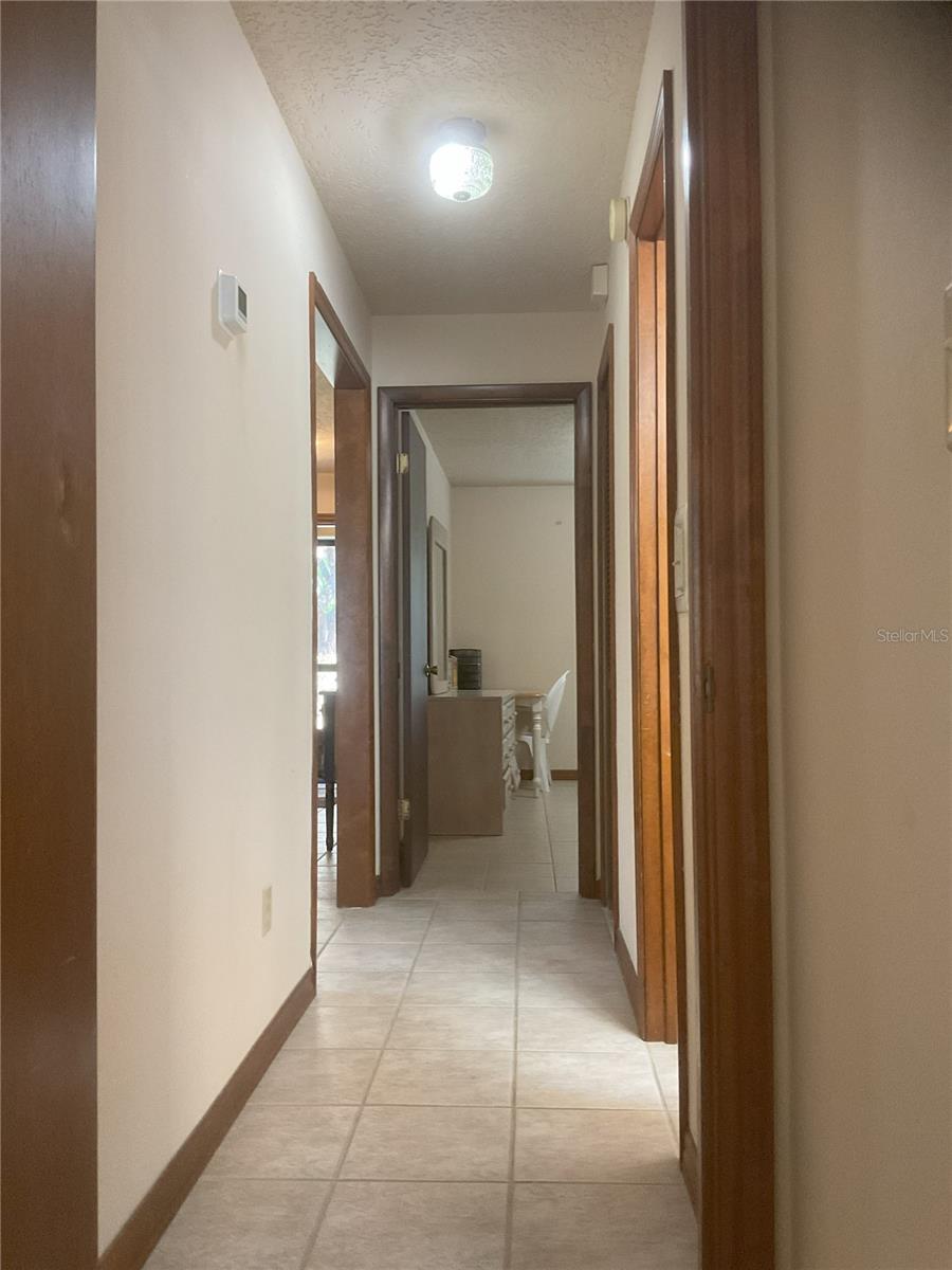 Image 19 of 53 For 17005 Arrowhead Boulevard