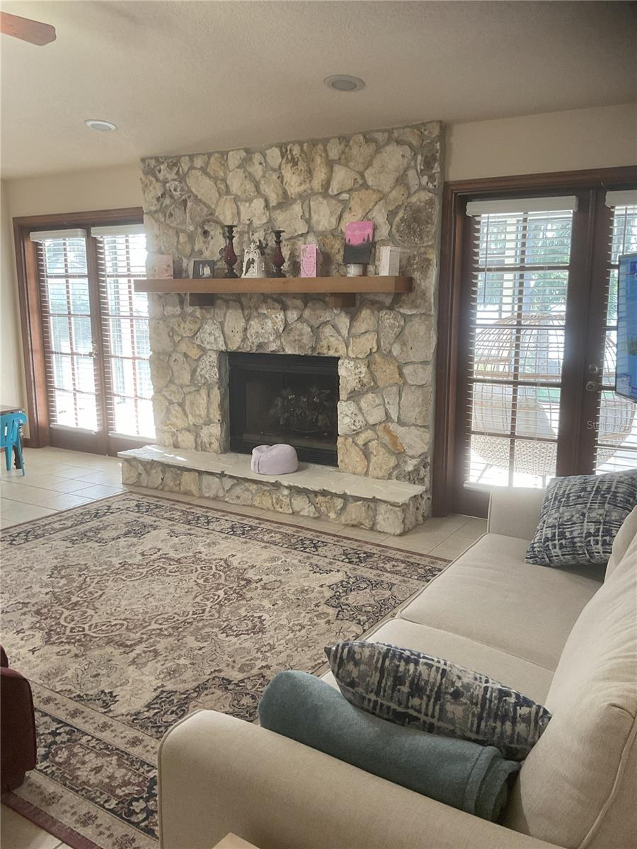 Image 21 of 53 For 17005 Arrowhead Boulevard