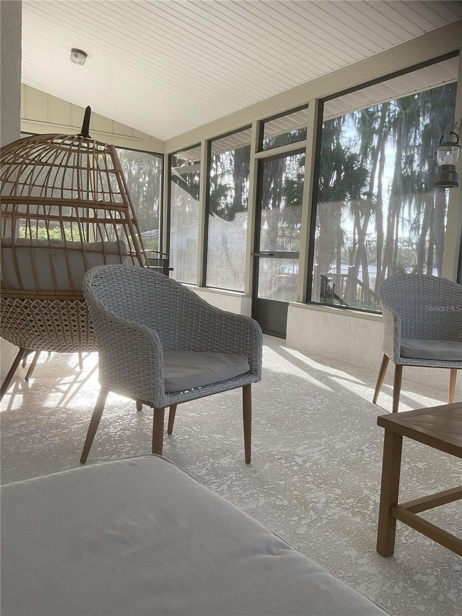 Image 25 of 53 For 17005 Arrowhead Boulevard