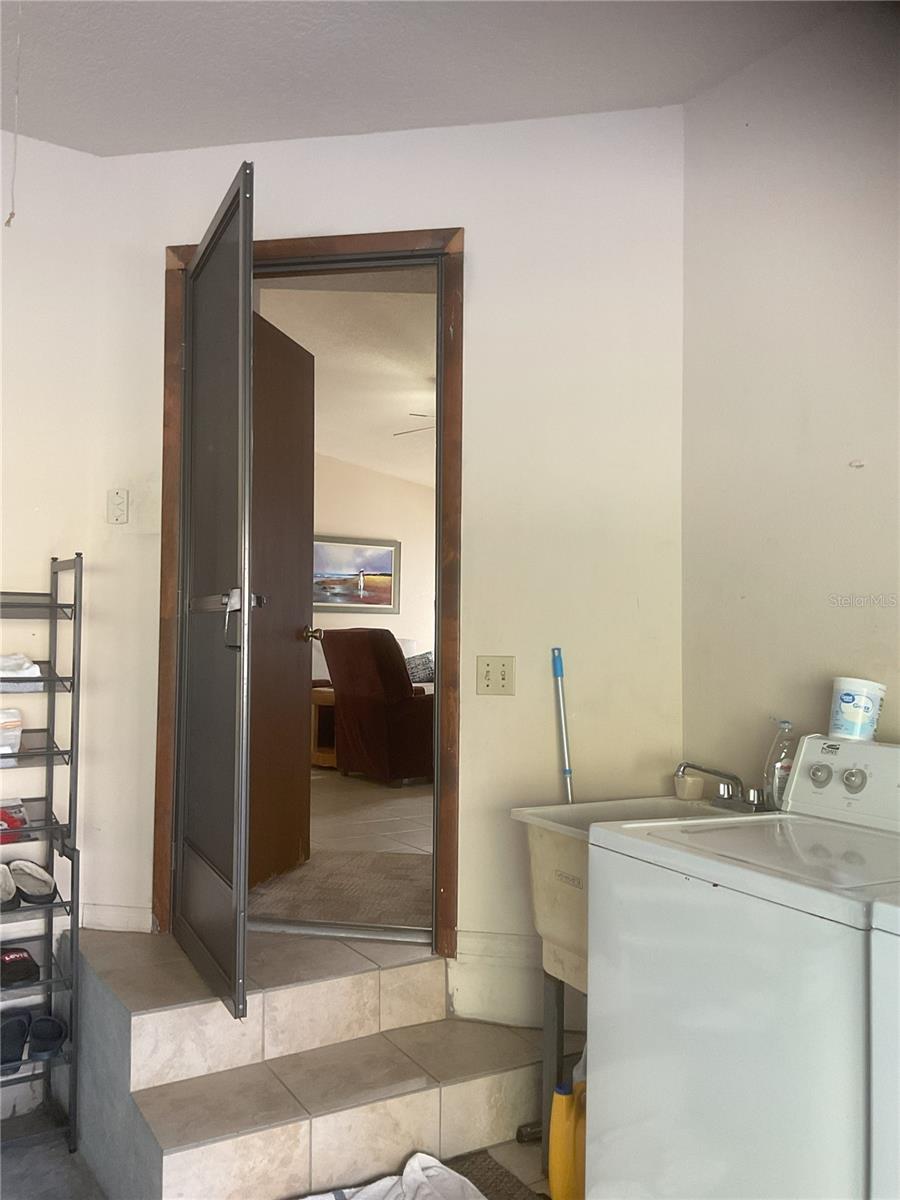 Image 43 of 53 For 17005 Arrowhead Boulevard