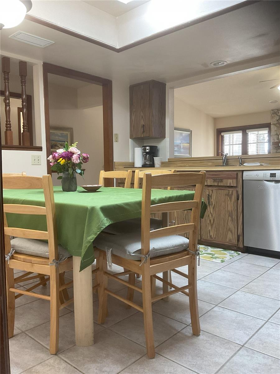 Image 5 of 53 For 17005 Arrowhead Boulevard