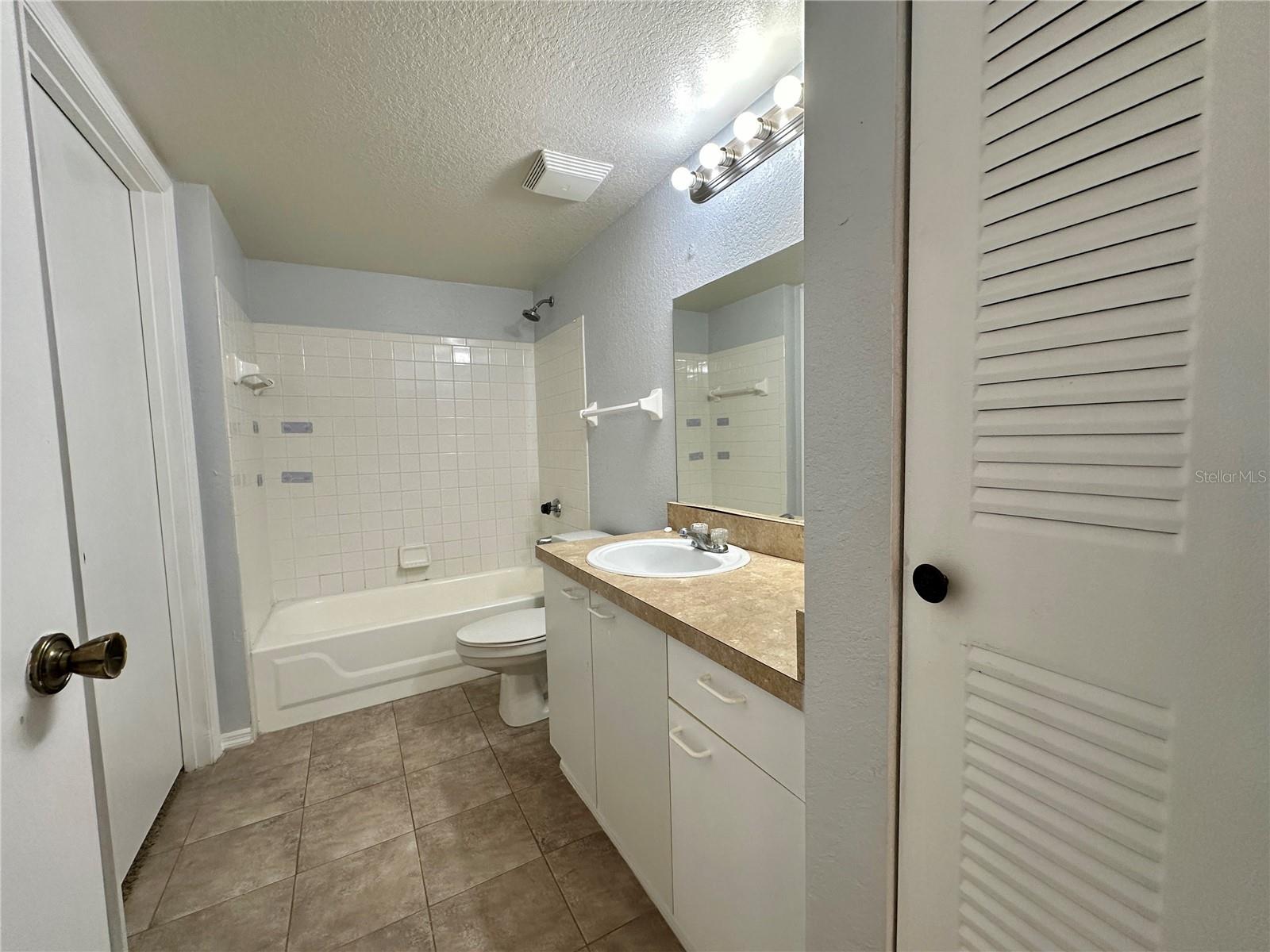 Image 14 of 29 For 1610 Columbia Arms Circle 131