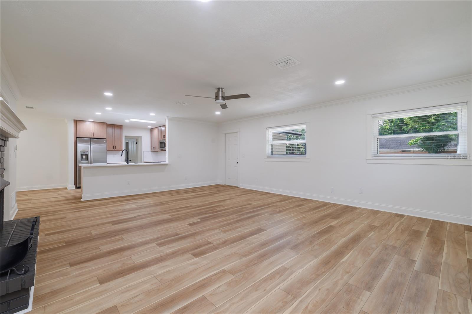 Listing photo id 13 for 370 Sultana Lane