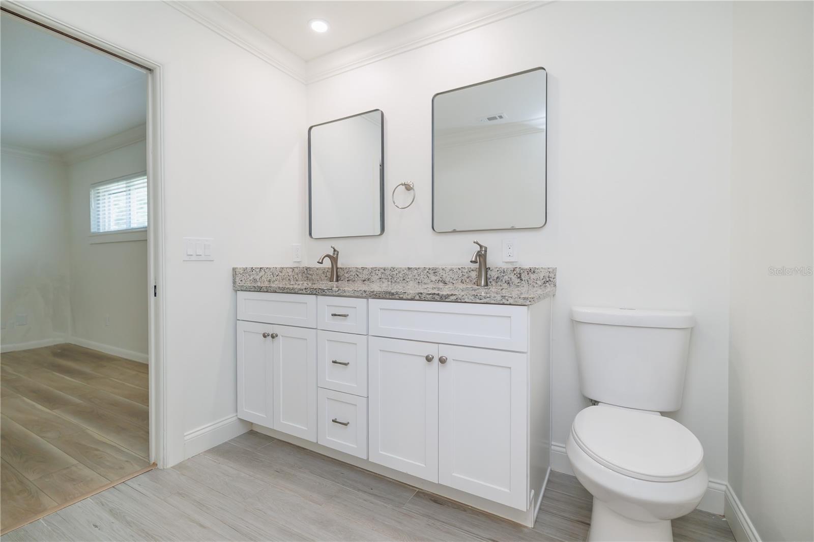 Listing photo id 15 for 370 Sultana Lane