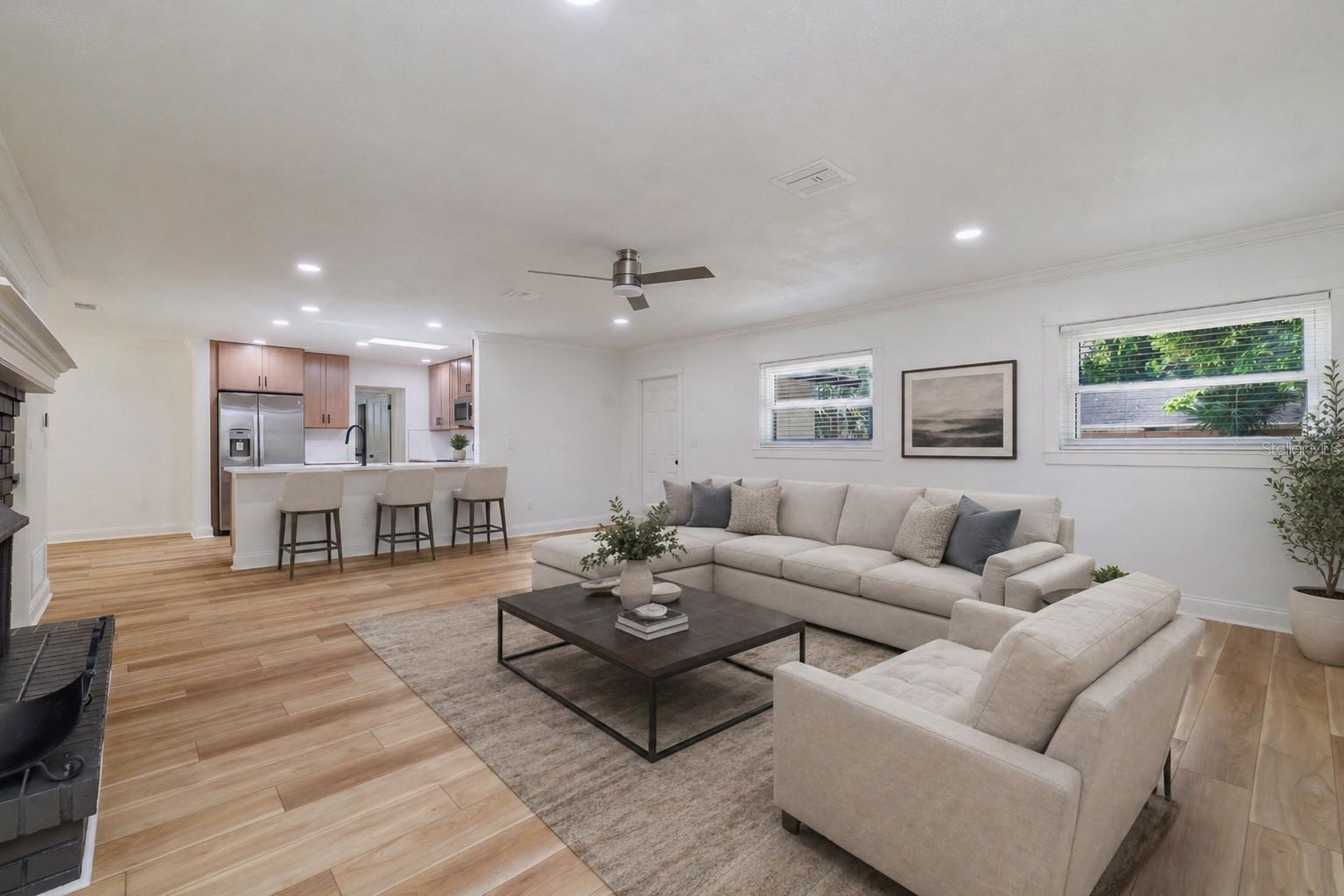 Listing photo id 7 for 370 Sultana Lane