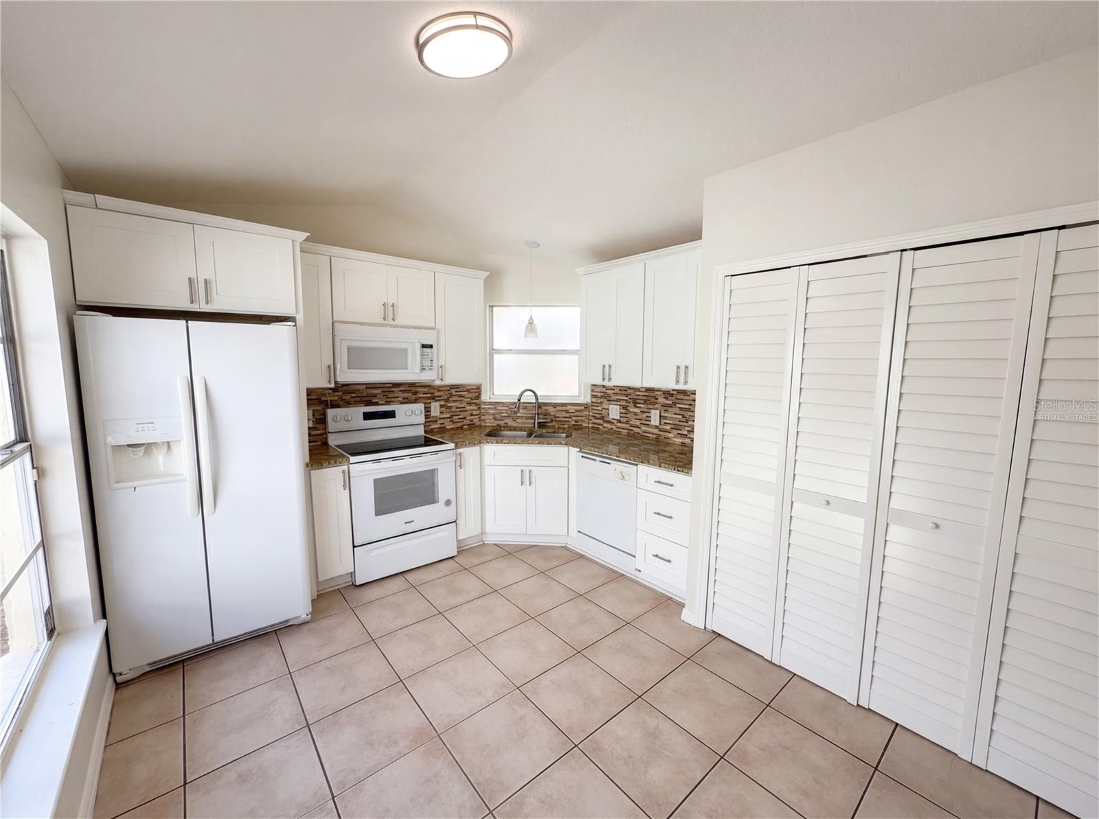 Image 2 of 21 For 9814 Dean Cove Lane