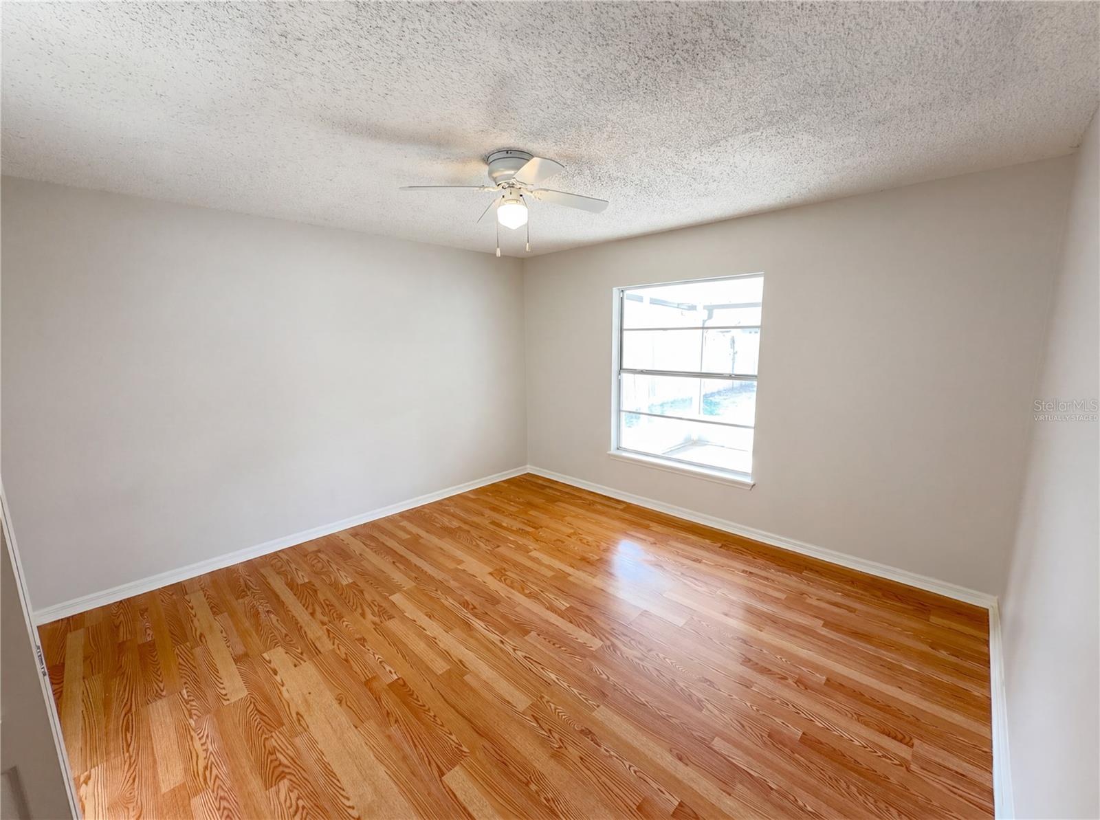 Image 4 of 21 For 9814 Dean Cove Lane