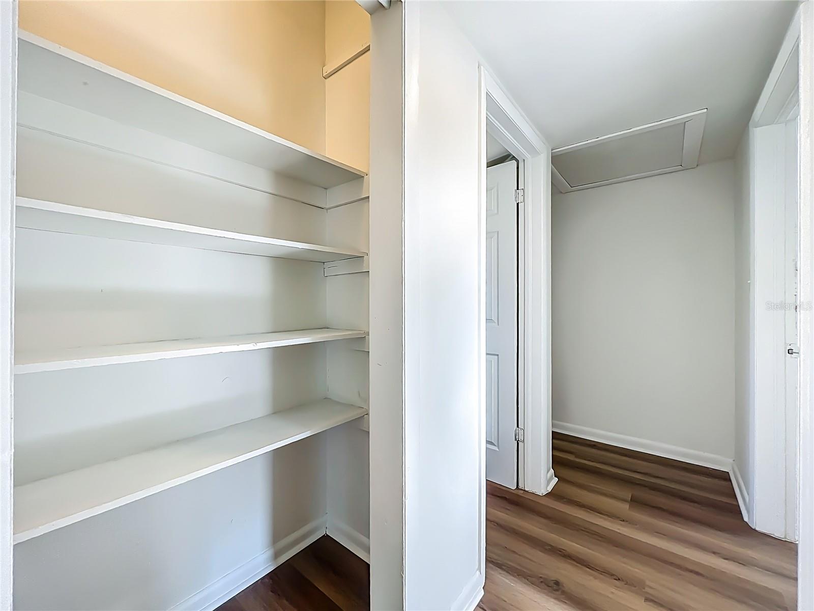 Image 10 of 11 For 2001 Conway Gardens Road