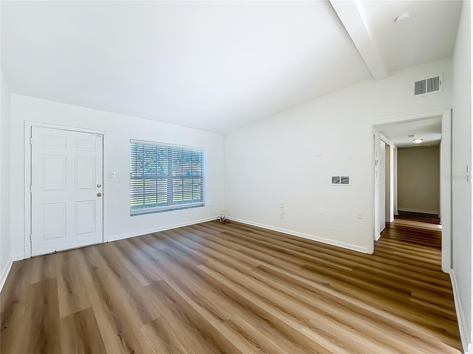 Image 2 of 11 For 2001 Conway Gardens Road