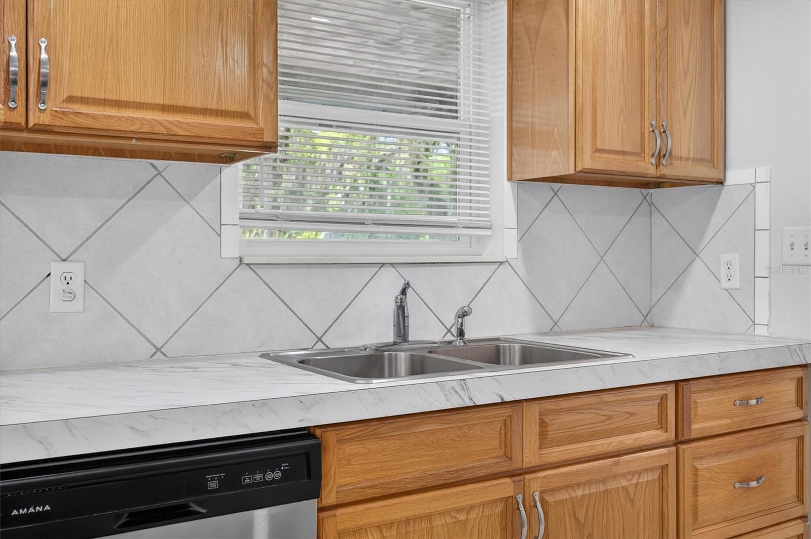 Image 11 of 32 For 2303 Mahoney Avenue