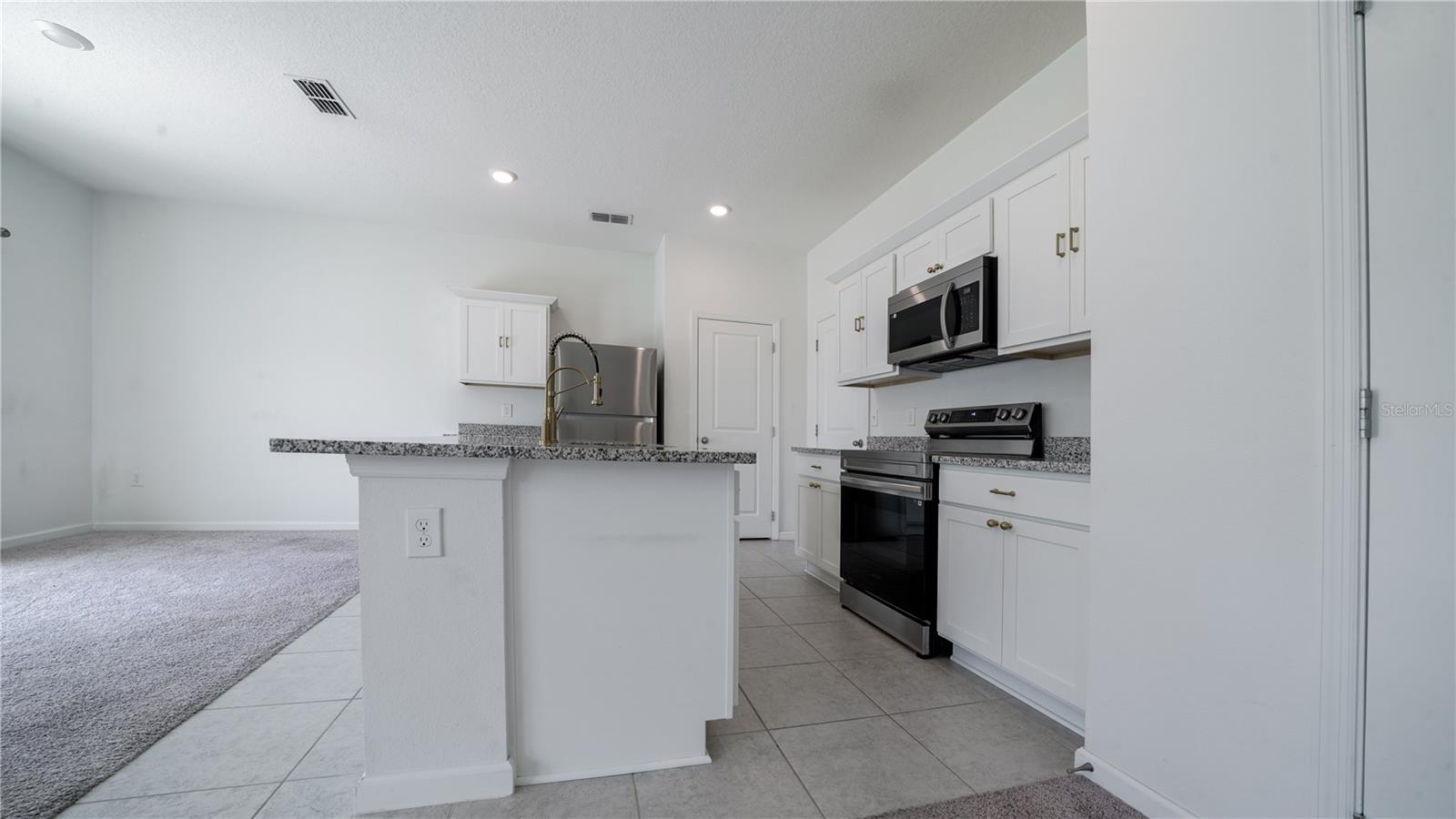 Image 11 of 54 For 8735 Sportsman Loop